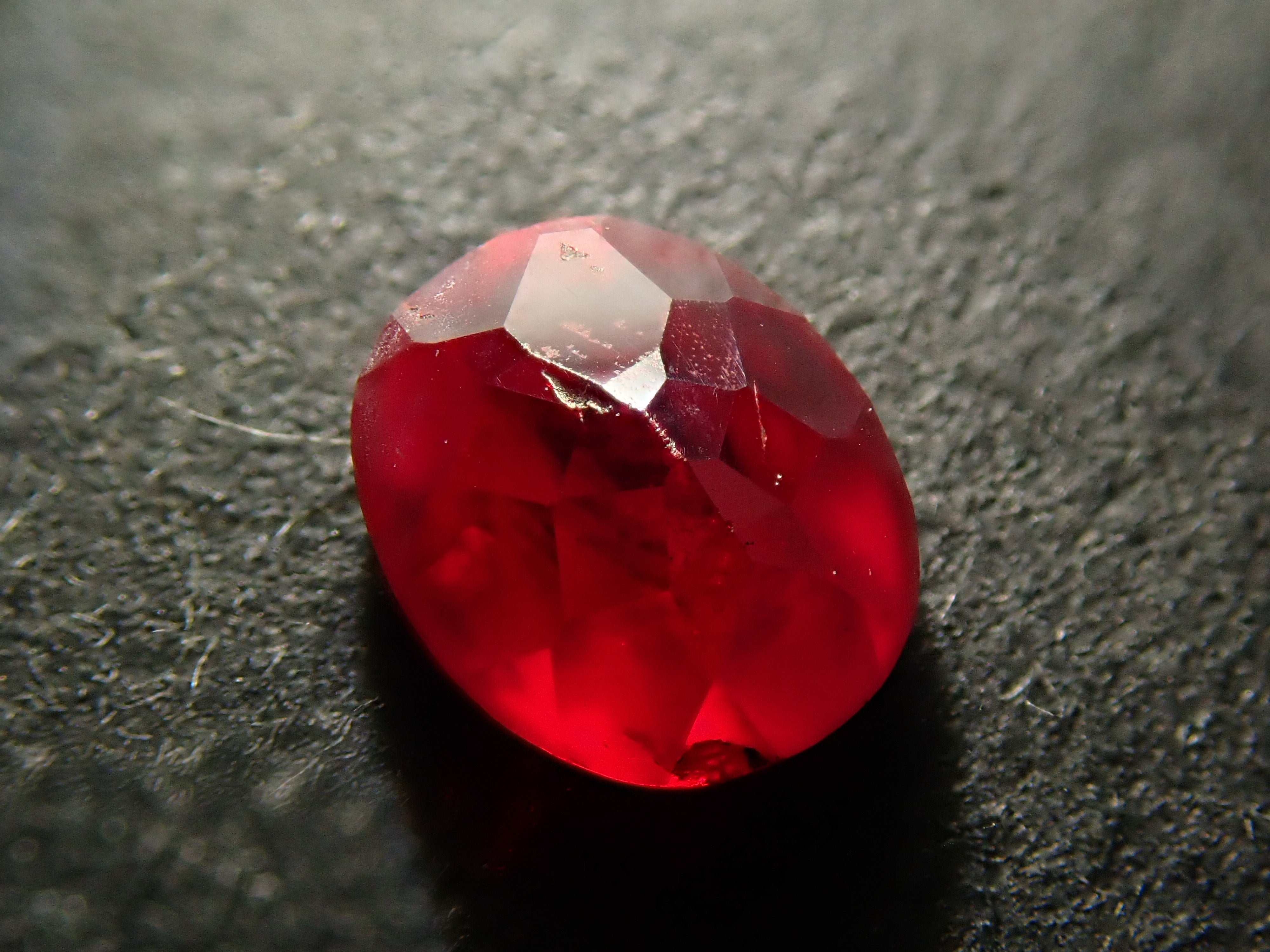 【1月10日晚間10點開售】1.347克拉中國硃砂裸石,附真品證書