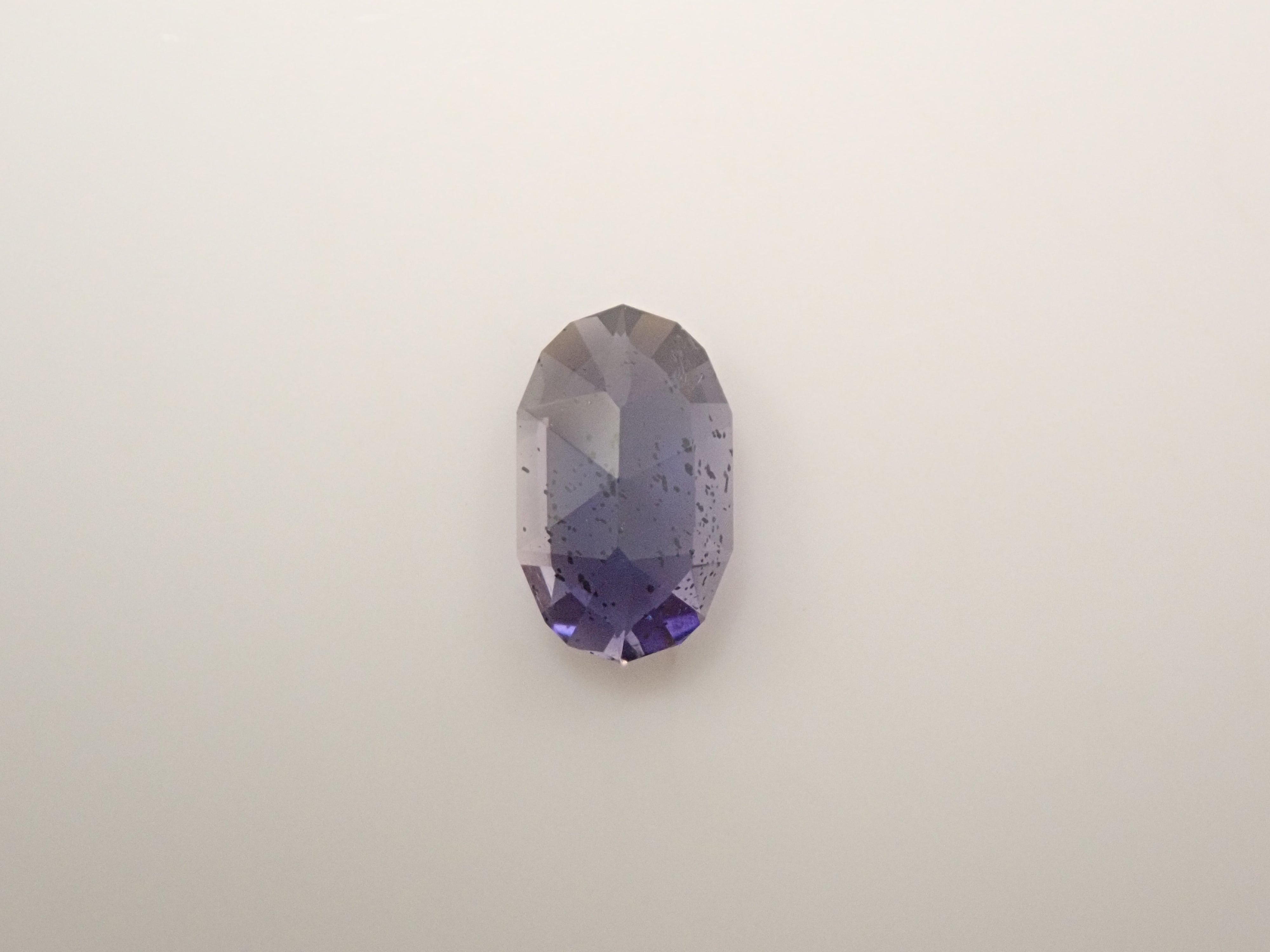【10/25 22時販売】インド産アイオライトサンストーン 0.331ctルース
