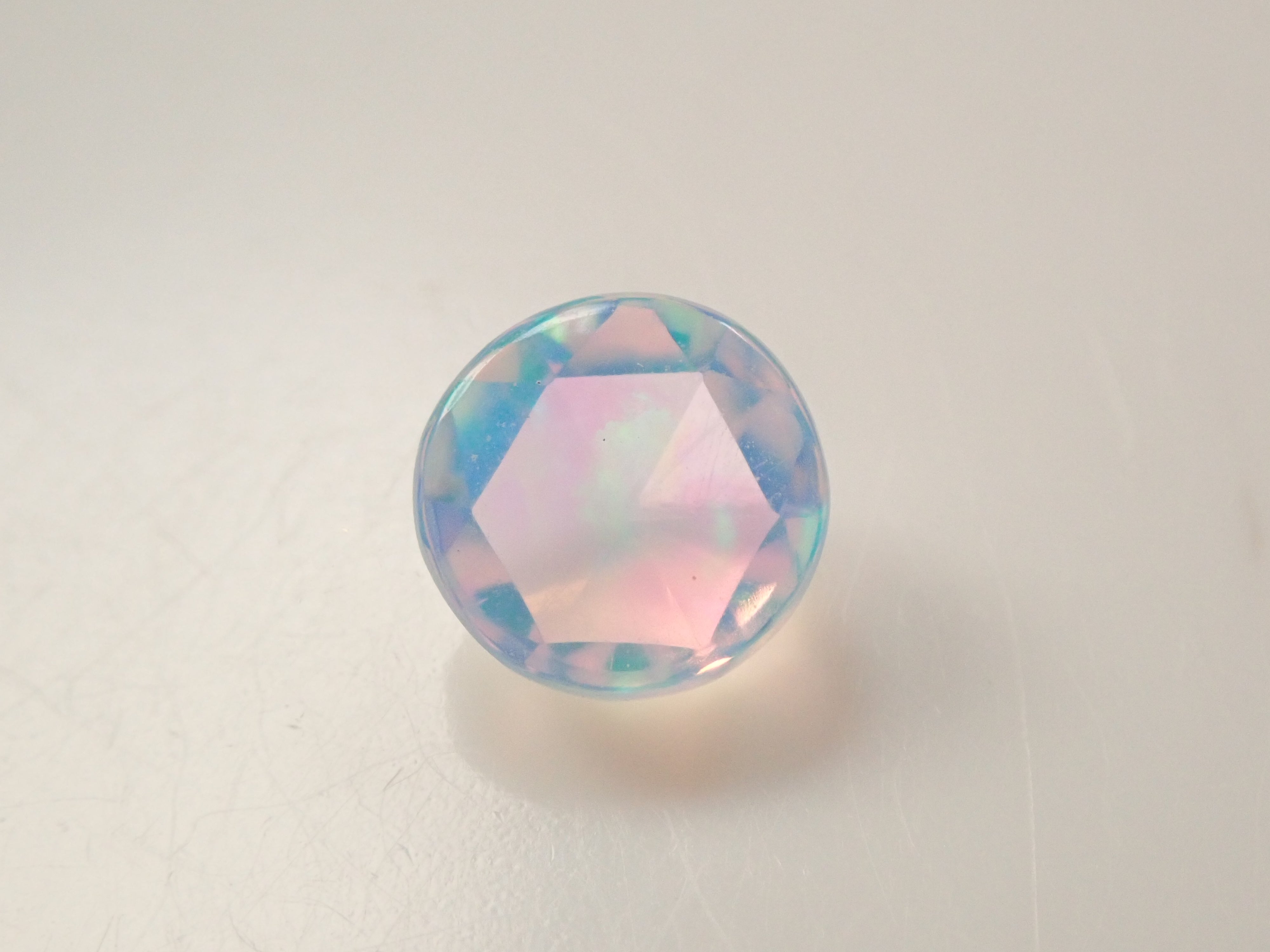 【11/10 22時販売】合成オパール 6.1mm/0.792ctルース(ローズカット) (ローズカット)