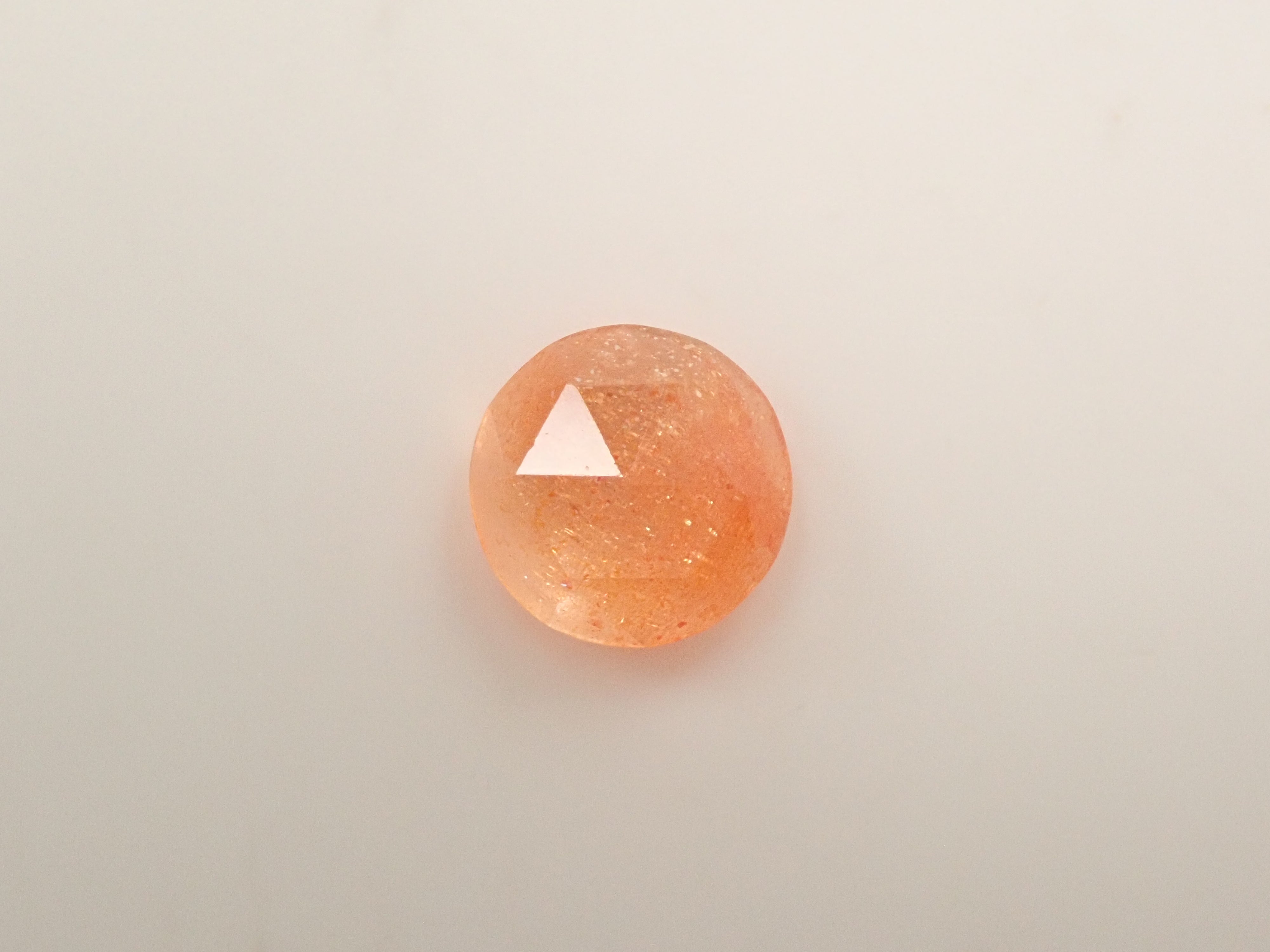 【11/10 22時販売】タンザニア産サンストーン(イリュージョンサンストーン) 6.3mm/0.911ctルース(ローズカット)