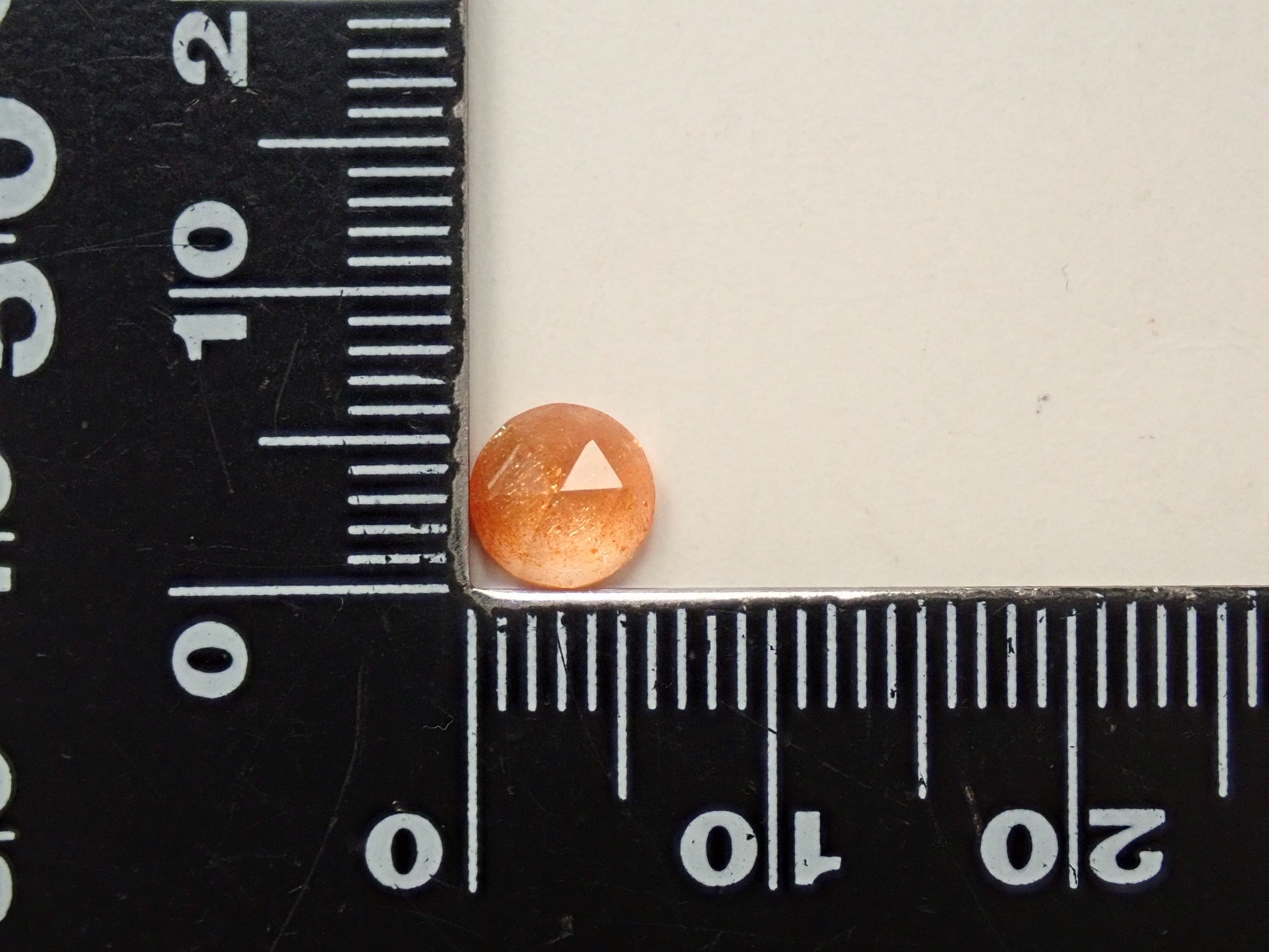 【11/10 22時販売】タンザニア産サンストーン(イリュージョンサンストーン) 6.3mm/0.911ctルース(ローズカット)