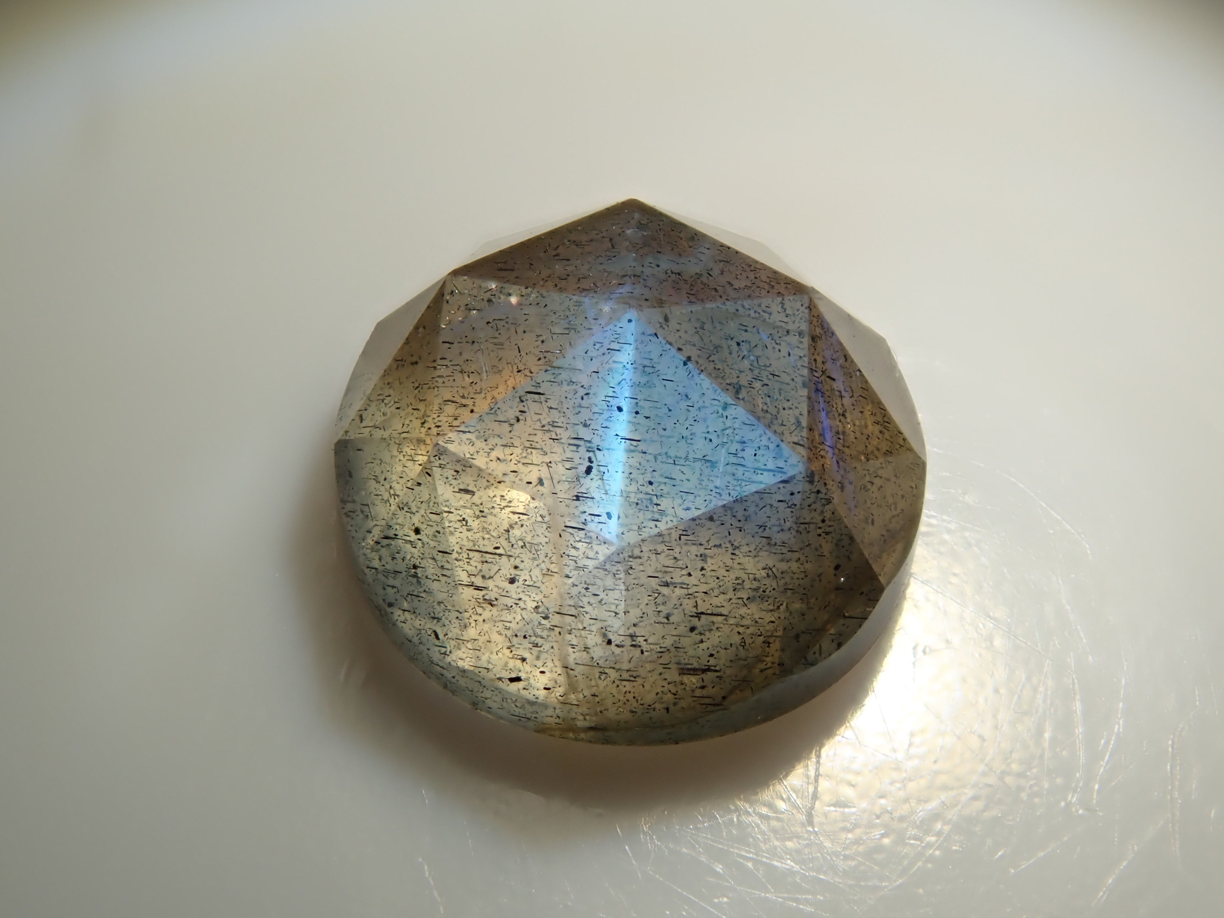 【1/5 22時販売】マダガスカル産ラブラドライト 6.1mm/0.816ctルース(ローズカット)