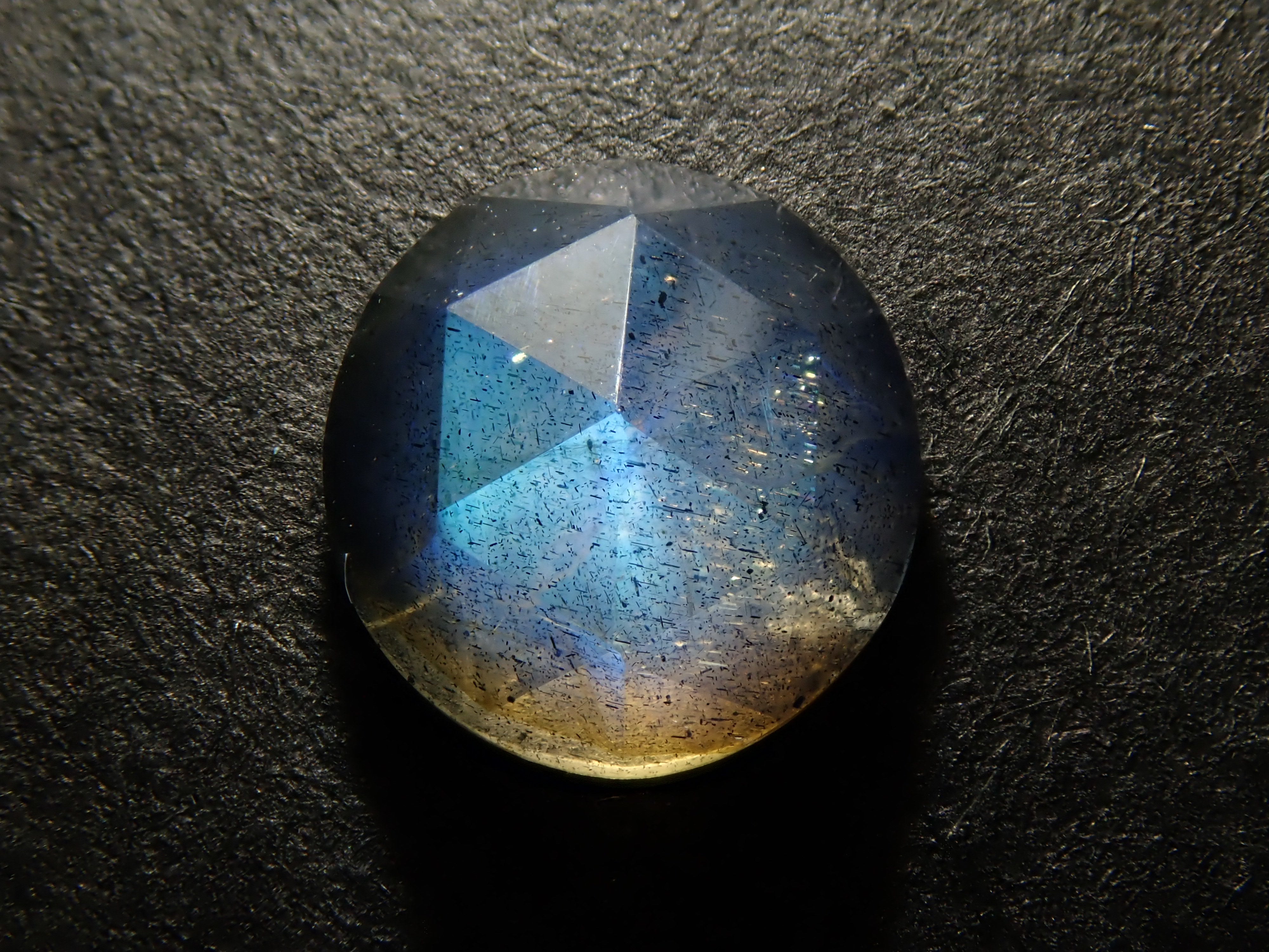 【1/5 22時販売】マダガスカル産ラブラドライト 6.1mm/0.816ctルース(ローズカット)