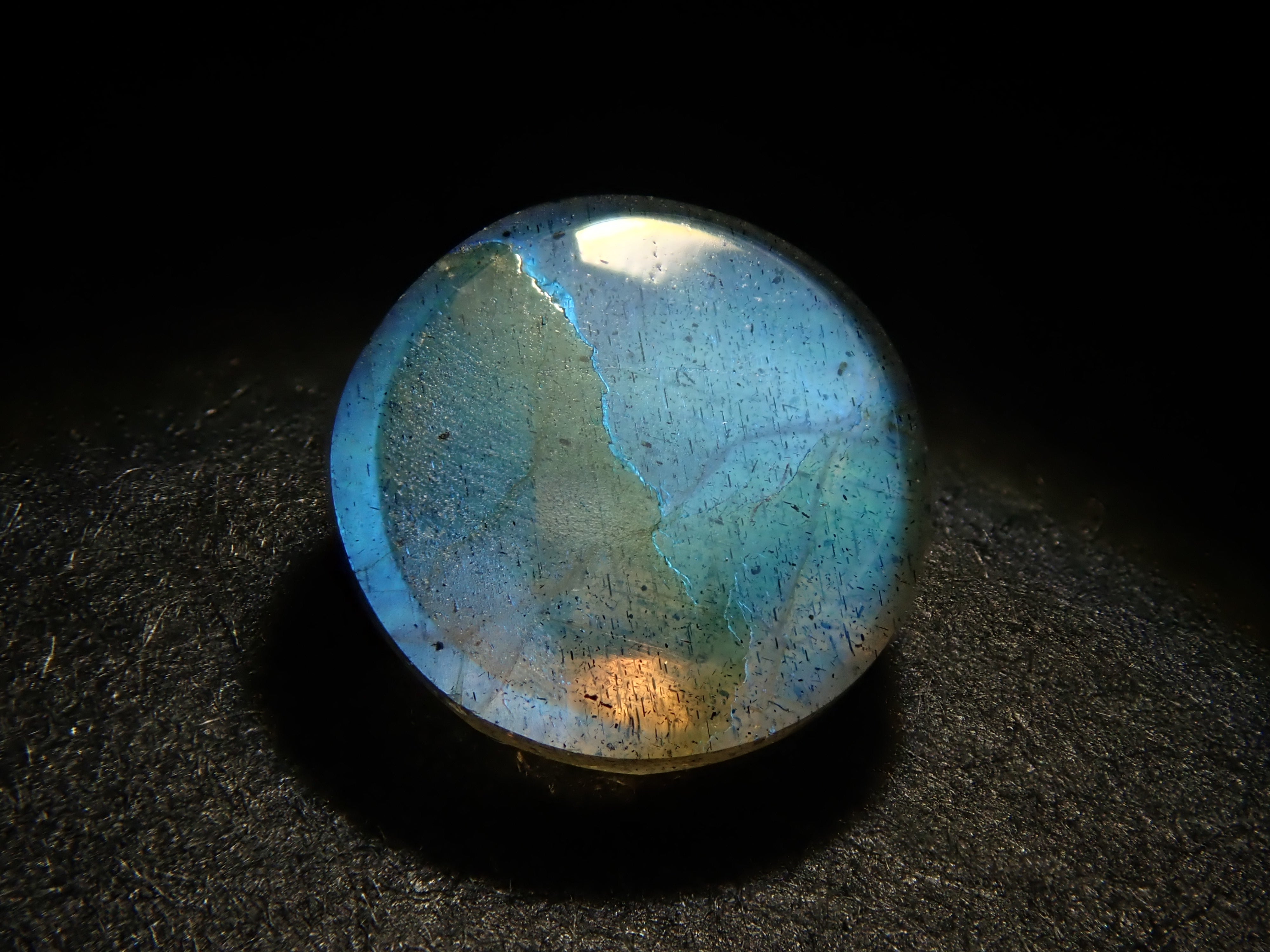 【1/5 22時販売】マダガスカル産ラブラドライト 6.1mm/0.816ctルース(ローズカット)