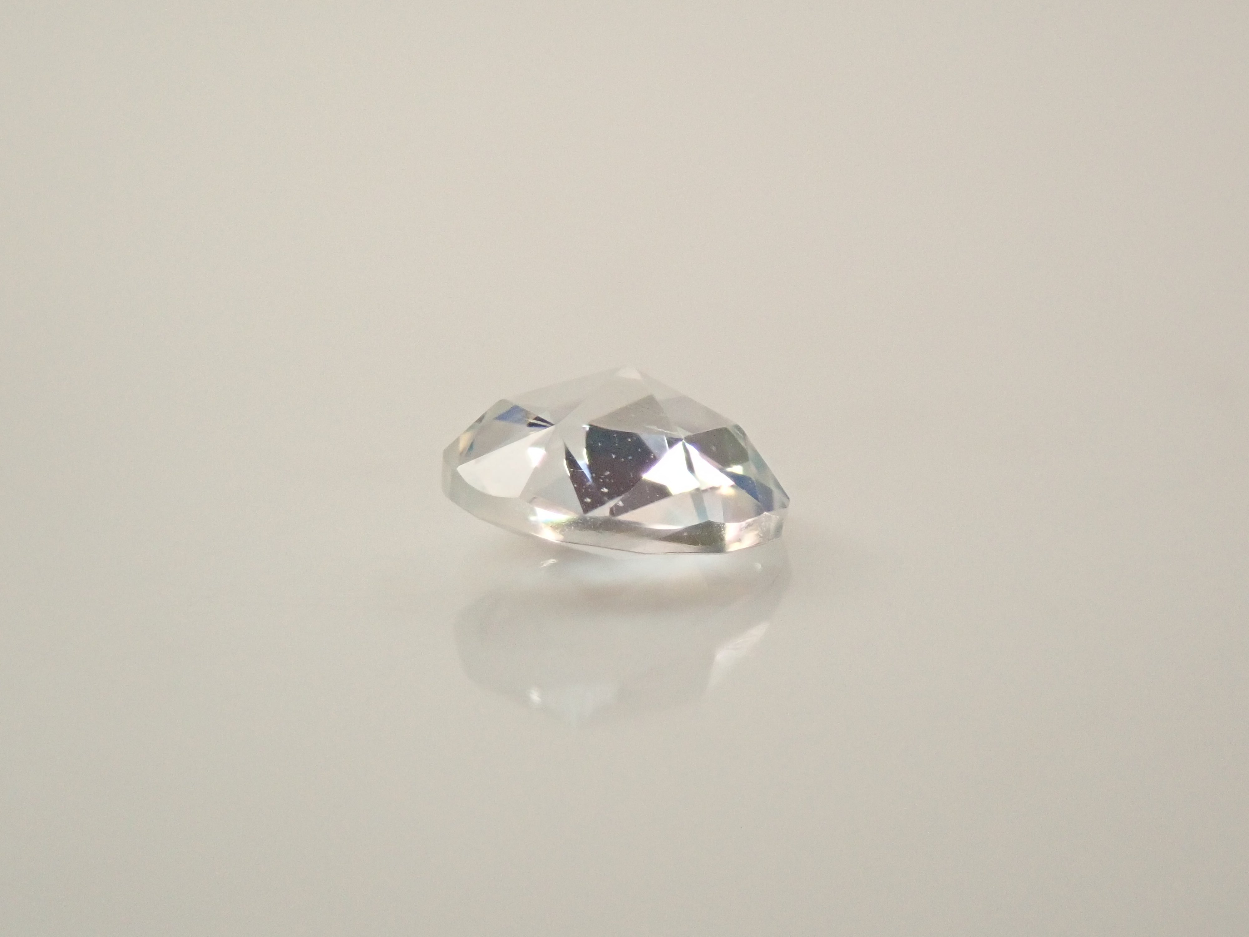 【11/10 22時販売】タンザニア産アンデシン・ラブラドライト(通称名 レインボームーンストーン) 4.3mm/0.238ctルース(ローズカット)