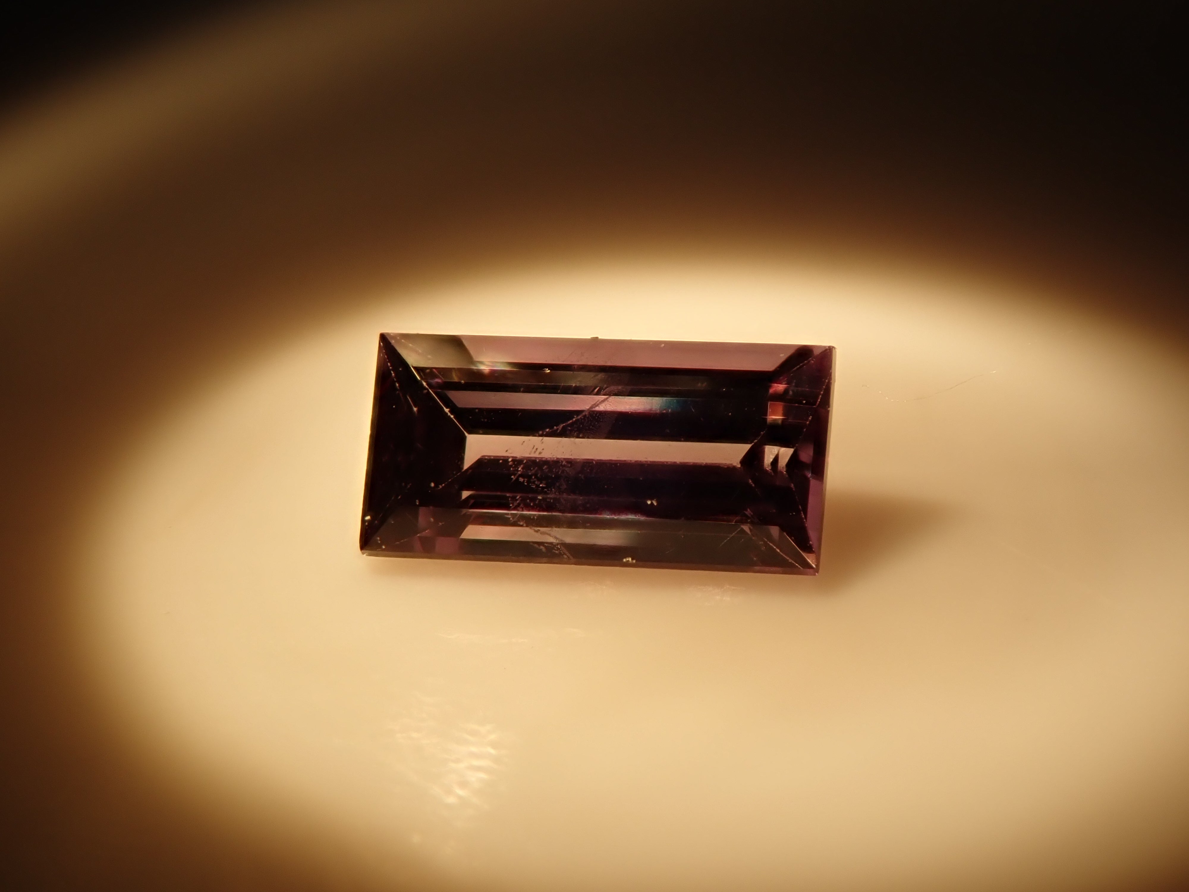 【1/10 22時販売】マダガスカル産ベキリーブルーガーネット(カラーチェンジガーネット) 0.131ctルース