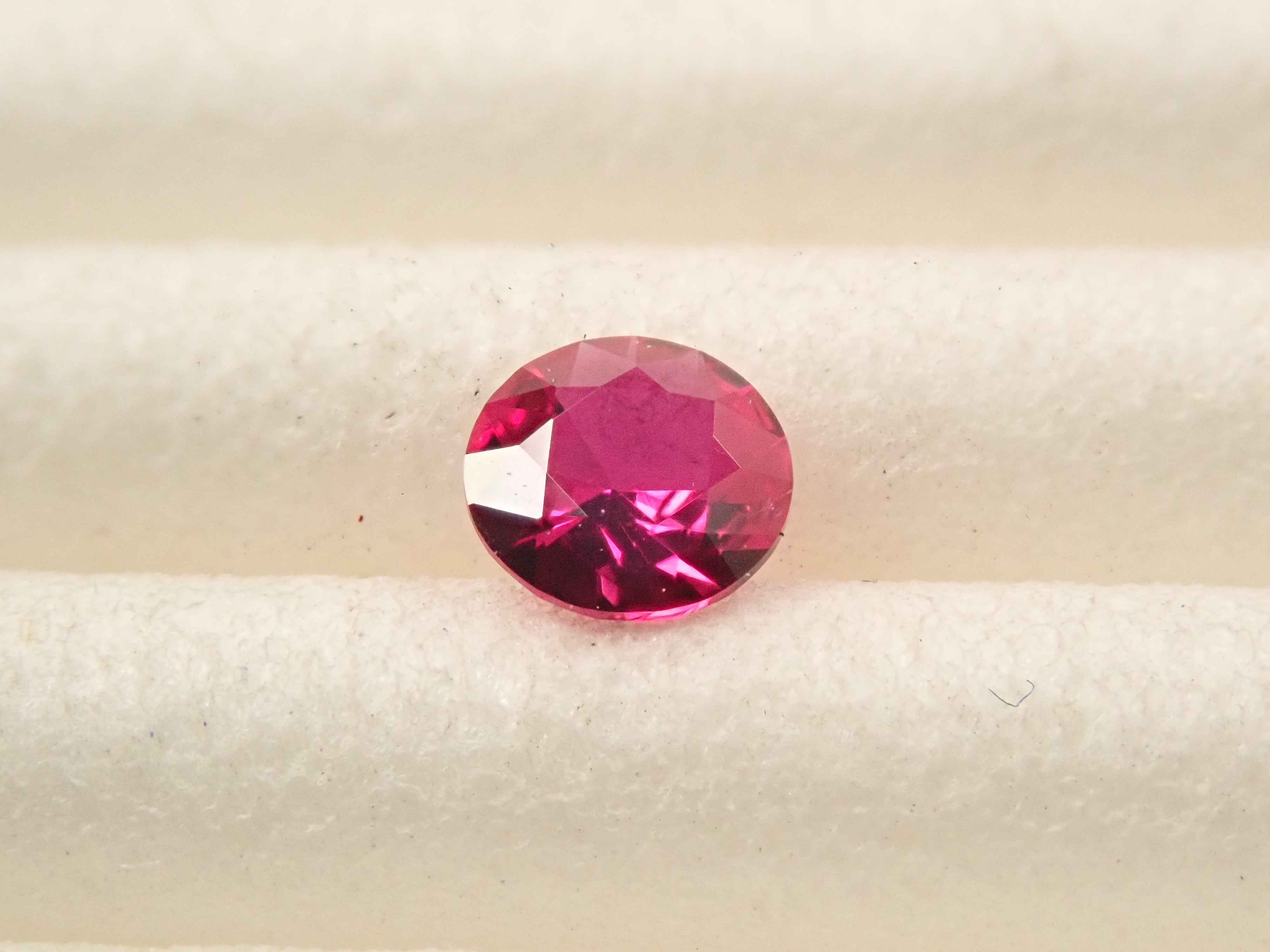 【11/10 22時販売】モザンビーク産ルビー 3.4mm/0.139ctルース