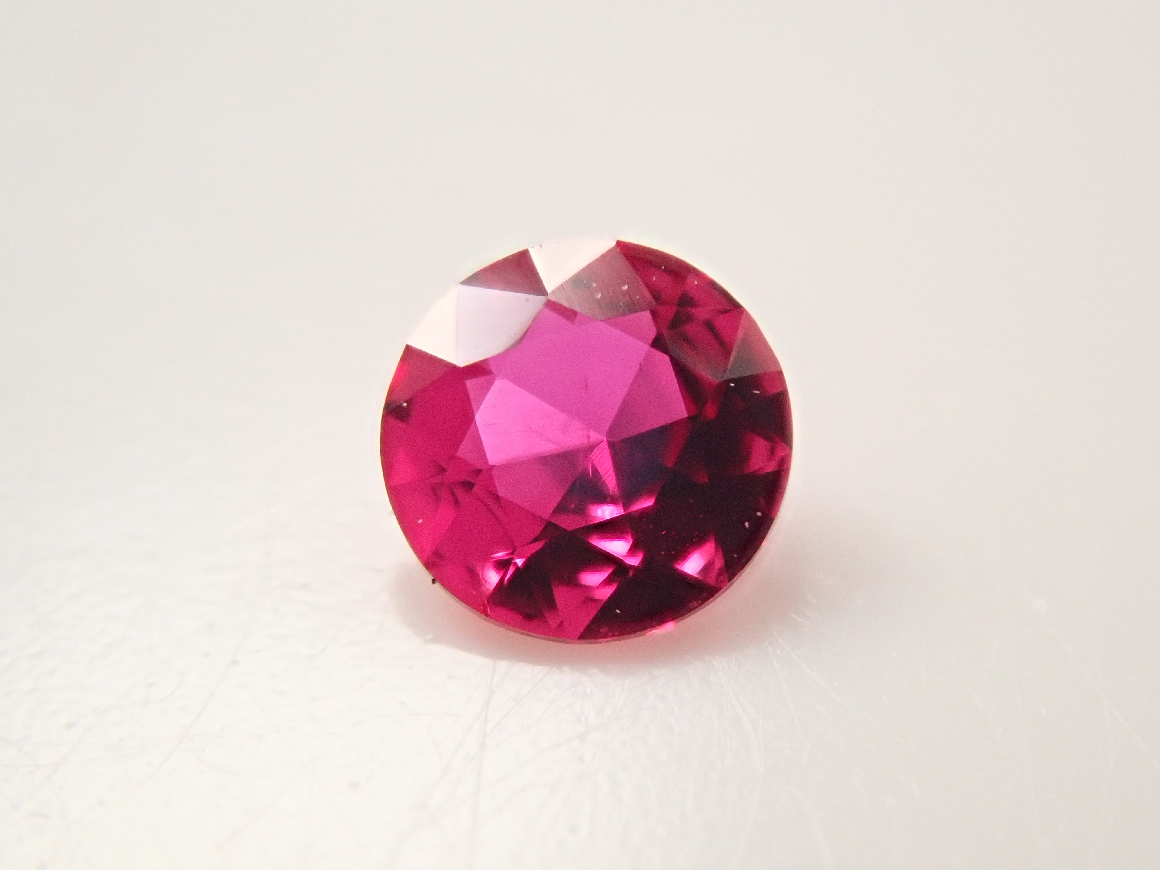 【11/10 22時販売】モザンビーク産ルビー 3.4mm/0.139ctルース