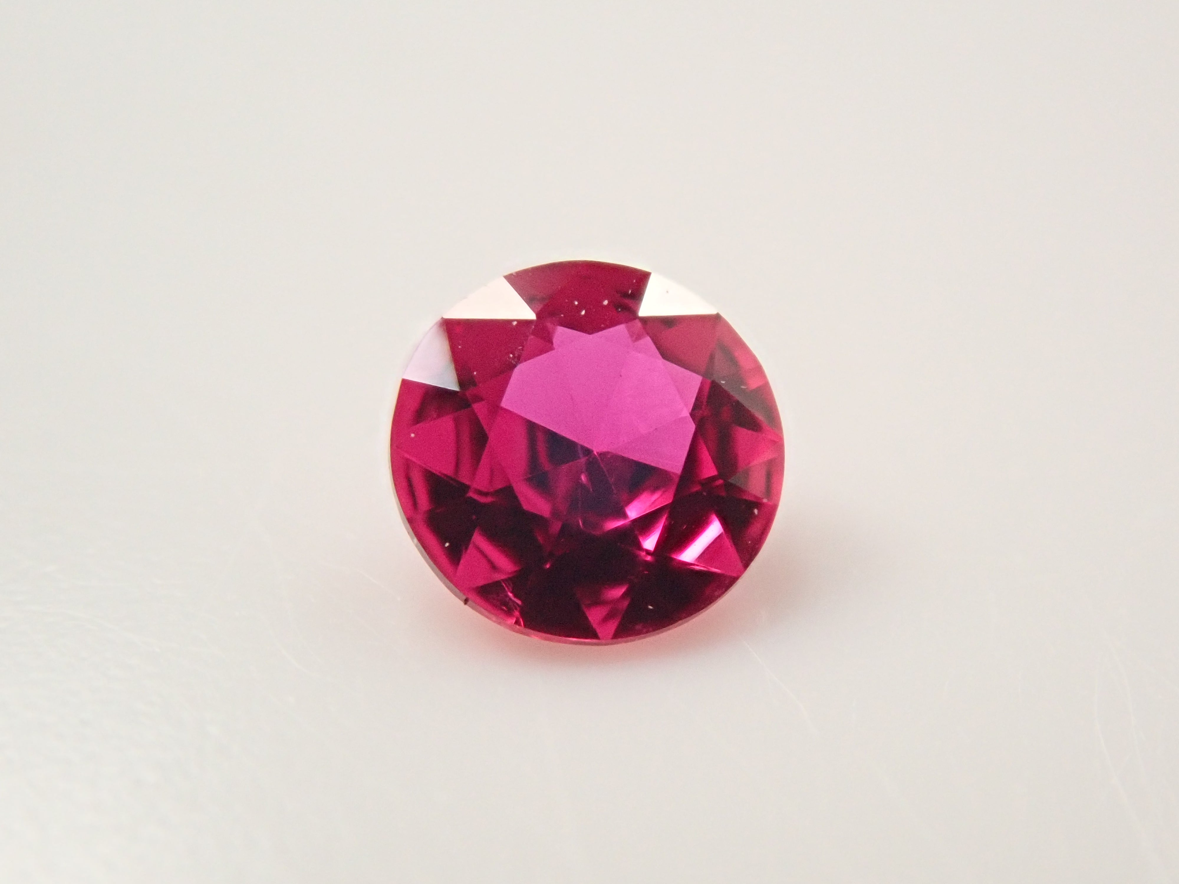 【11/10 22時販売】モザンビーク産ルビー 3.4mm/0.139ctルース