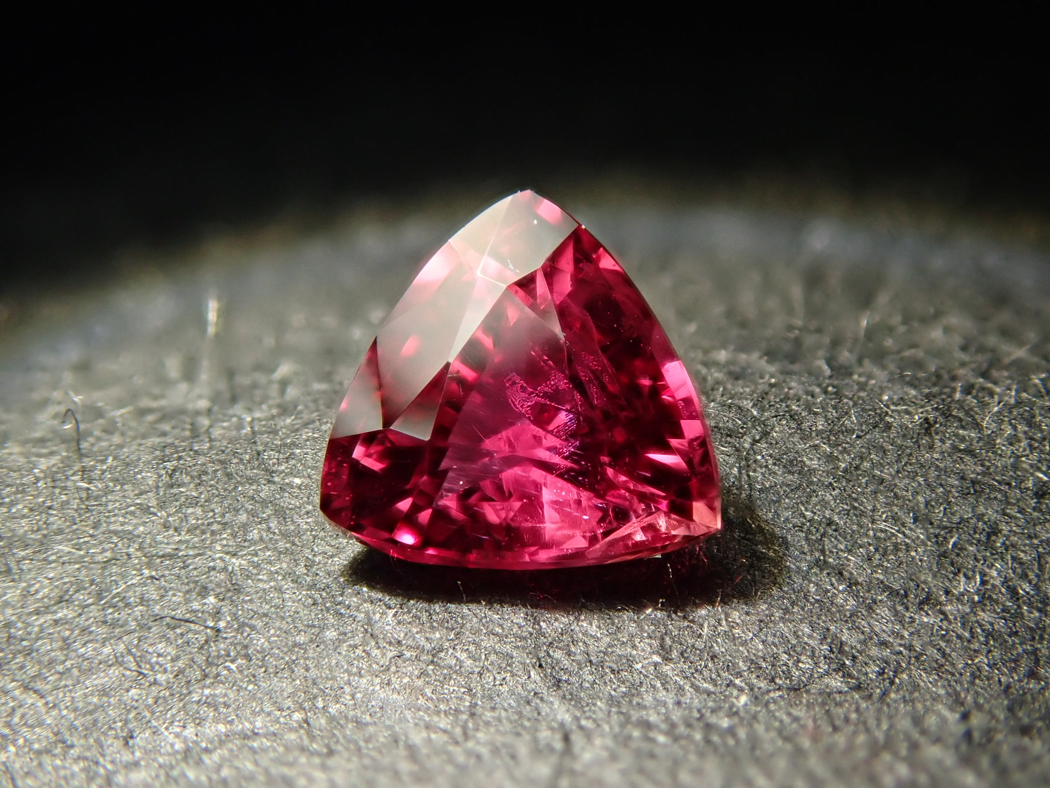 【12/6 時販売】モザンビーク産ルビー 0.252ctルース