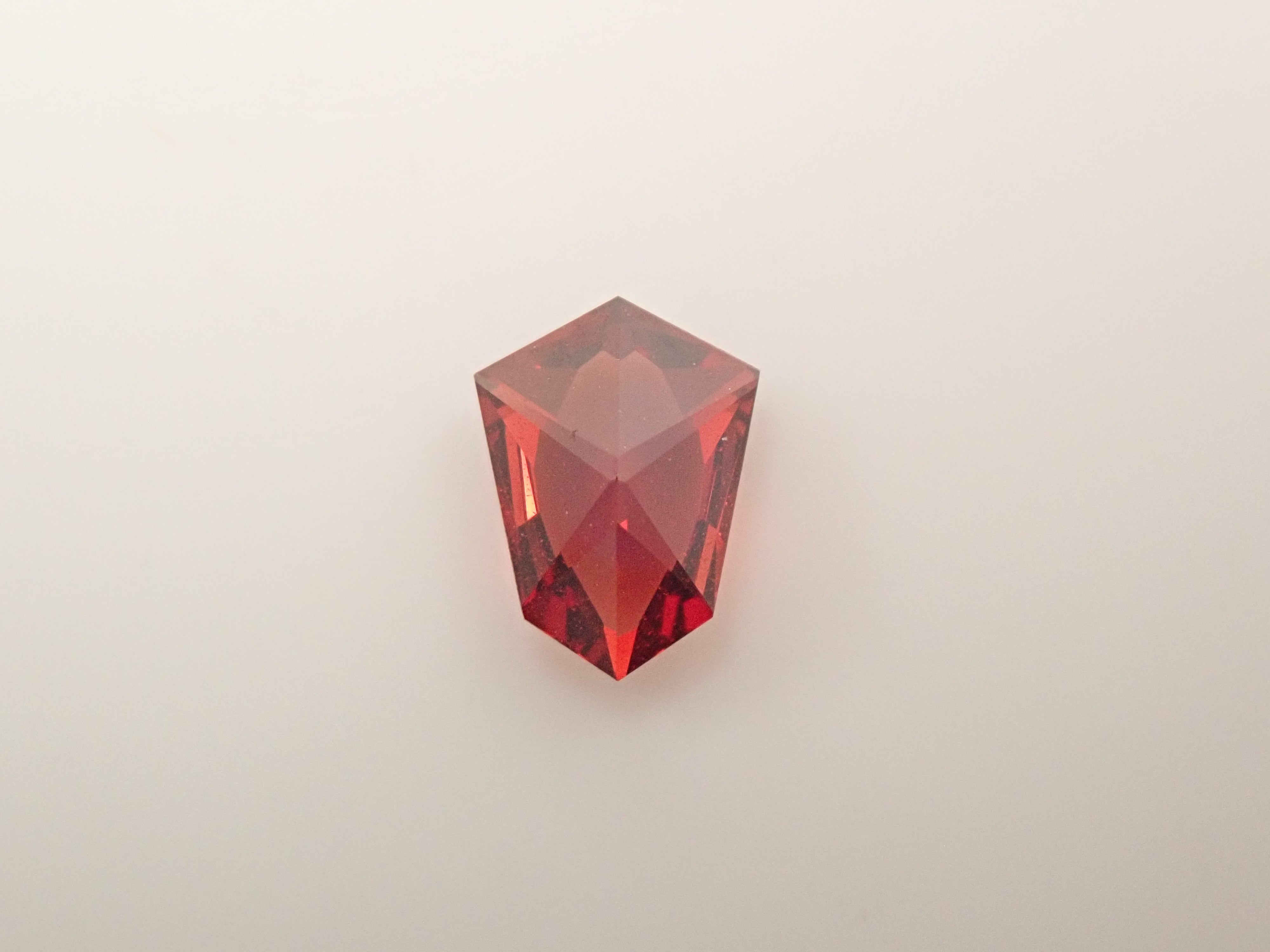 【12/13 22時販売】モザンビーク産アルマンディンガーネット 0.371ctルース