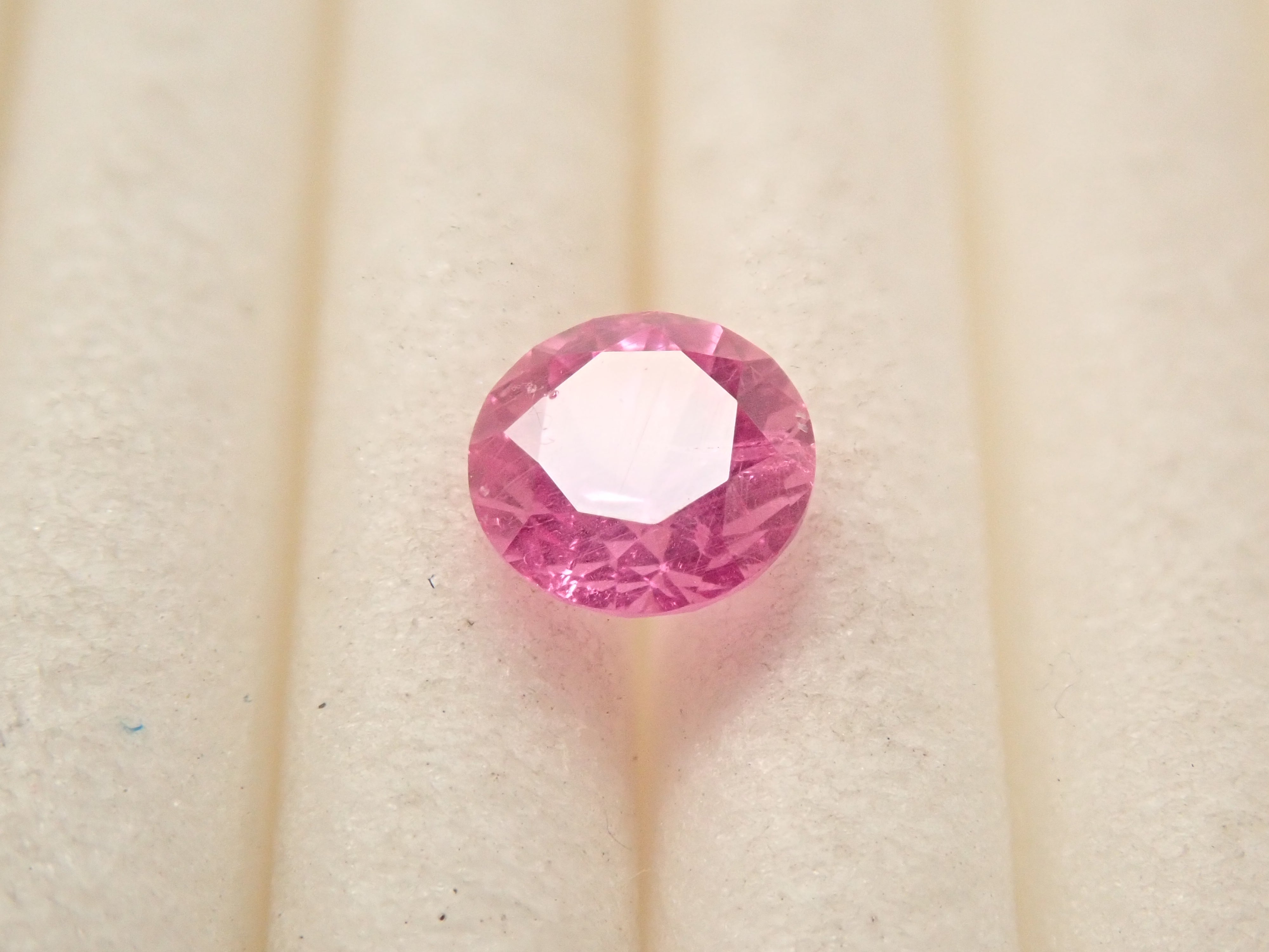 【1/5 22時販売】グリーンランド産サファイア 4.0mm/0.328ctルース 証明書