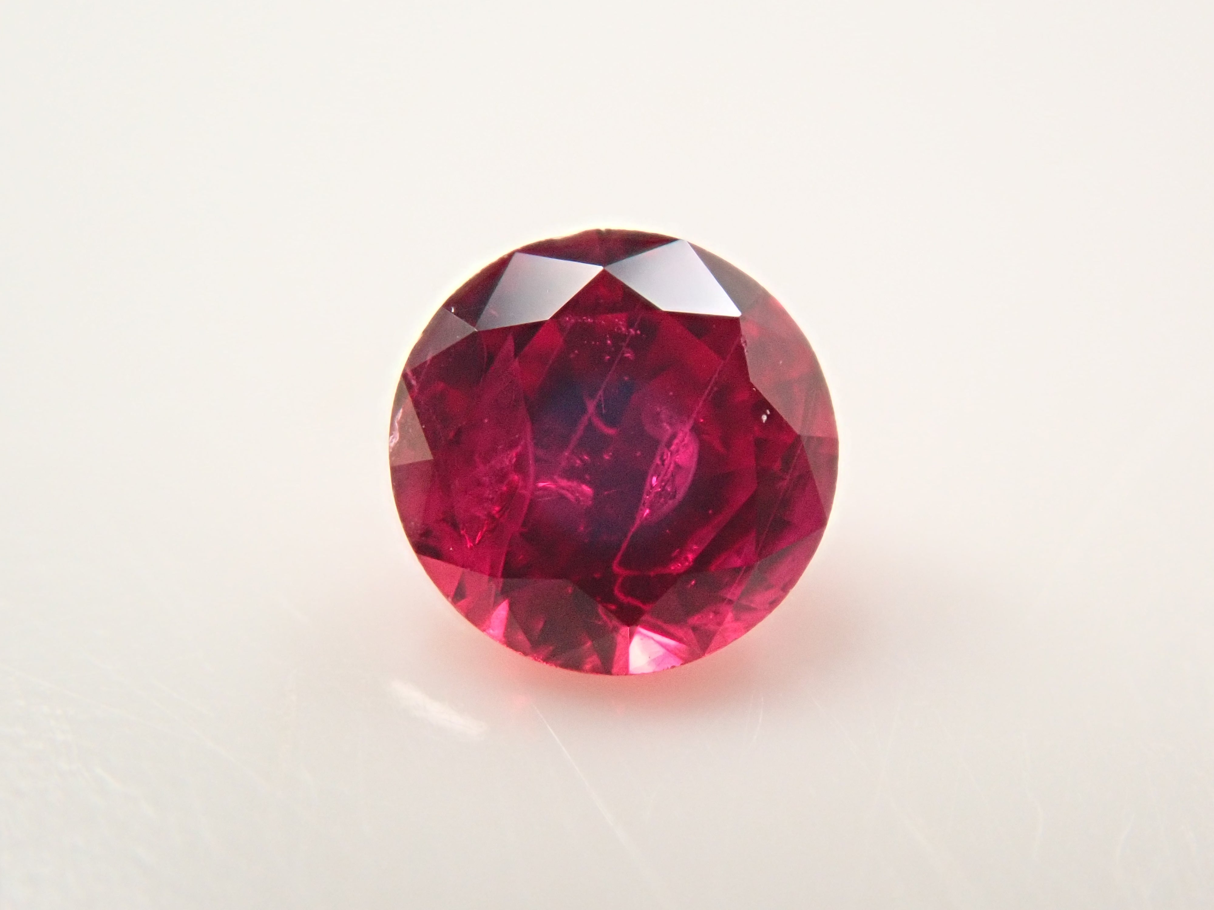 【1/5 22時販売】グリーンランド産ルビー 3.2mm/0.152ctルース 証明書