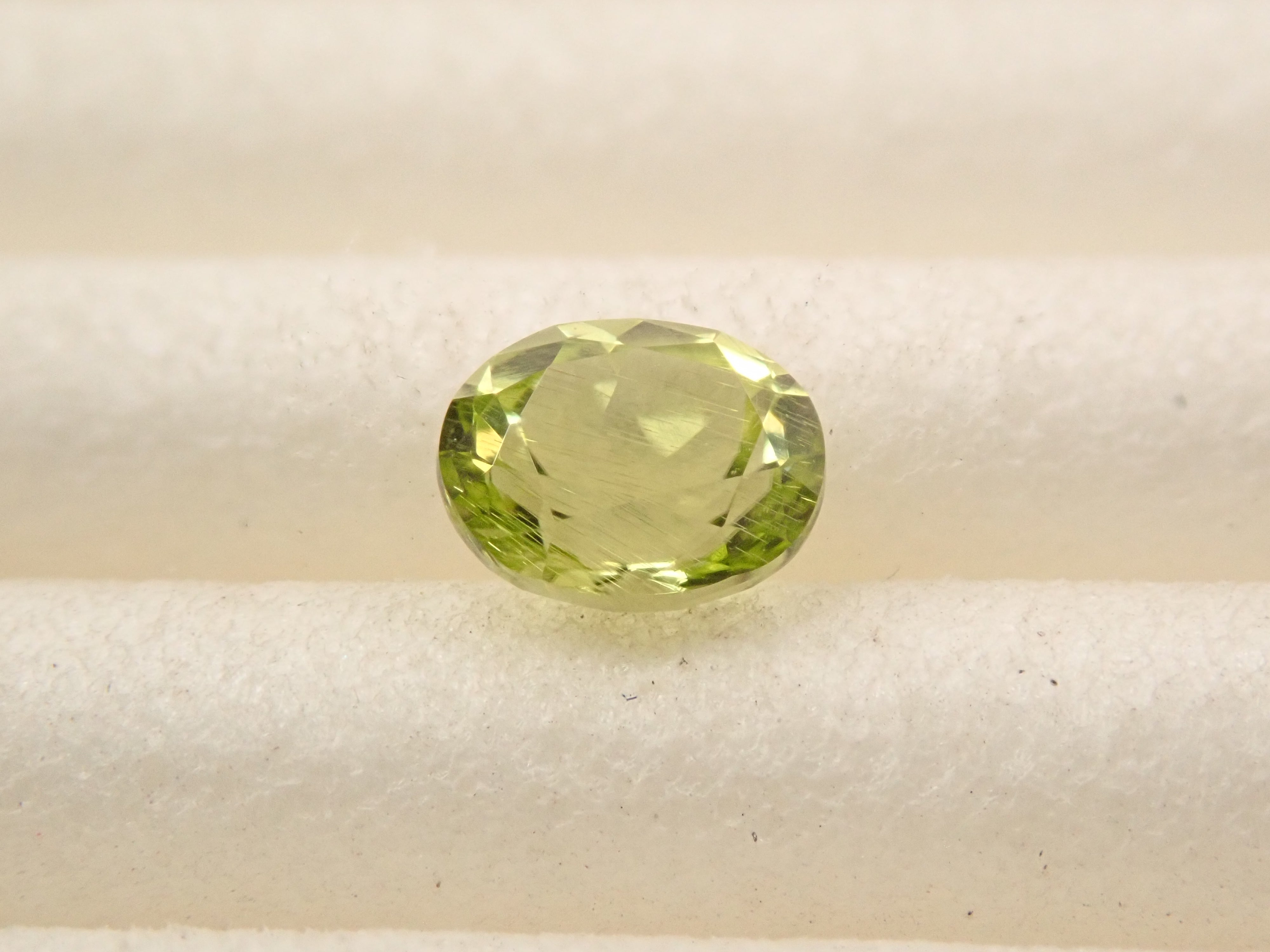 【12/6 22時販売】インドネシア産パラサイティックペリドット 0.260ctルース