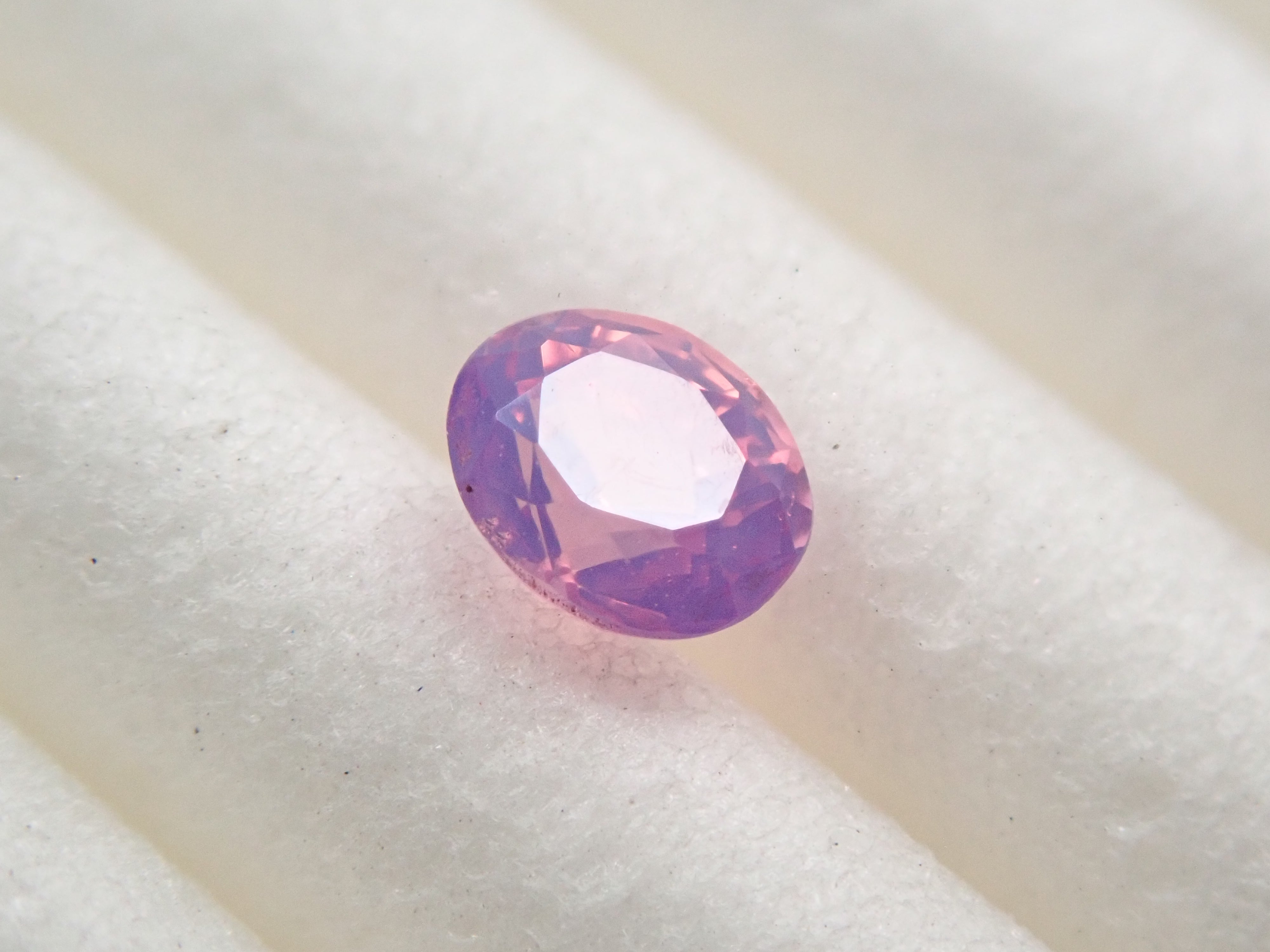 ベトナム産非加熱シルキーピンクサファイア 0.175ctルース
