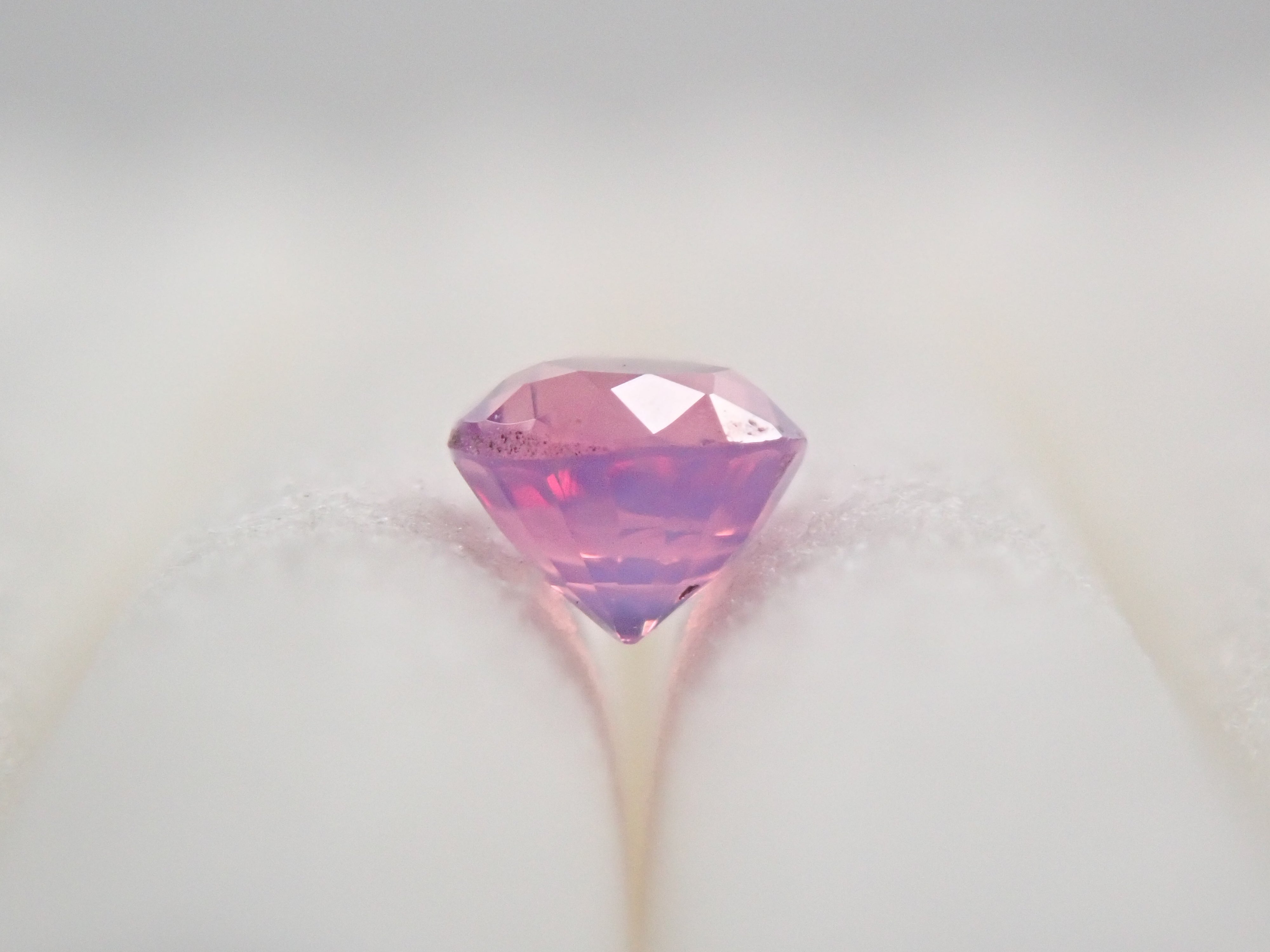 ベトナム産非加熱シルキーピンクサファイア 0.175ctルース