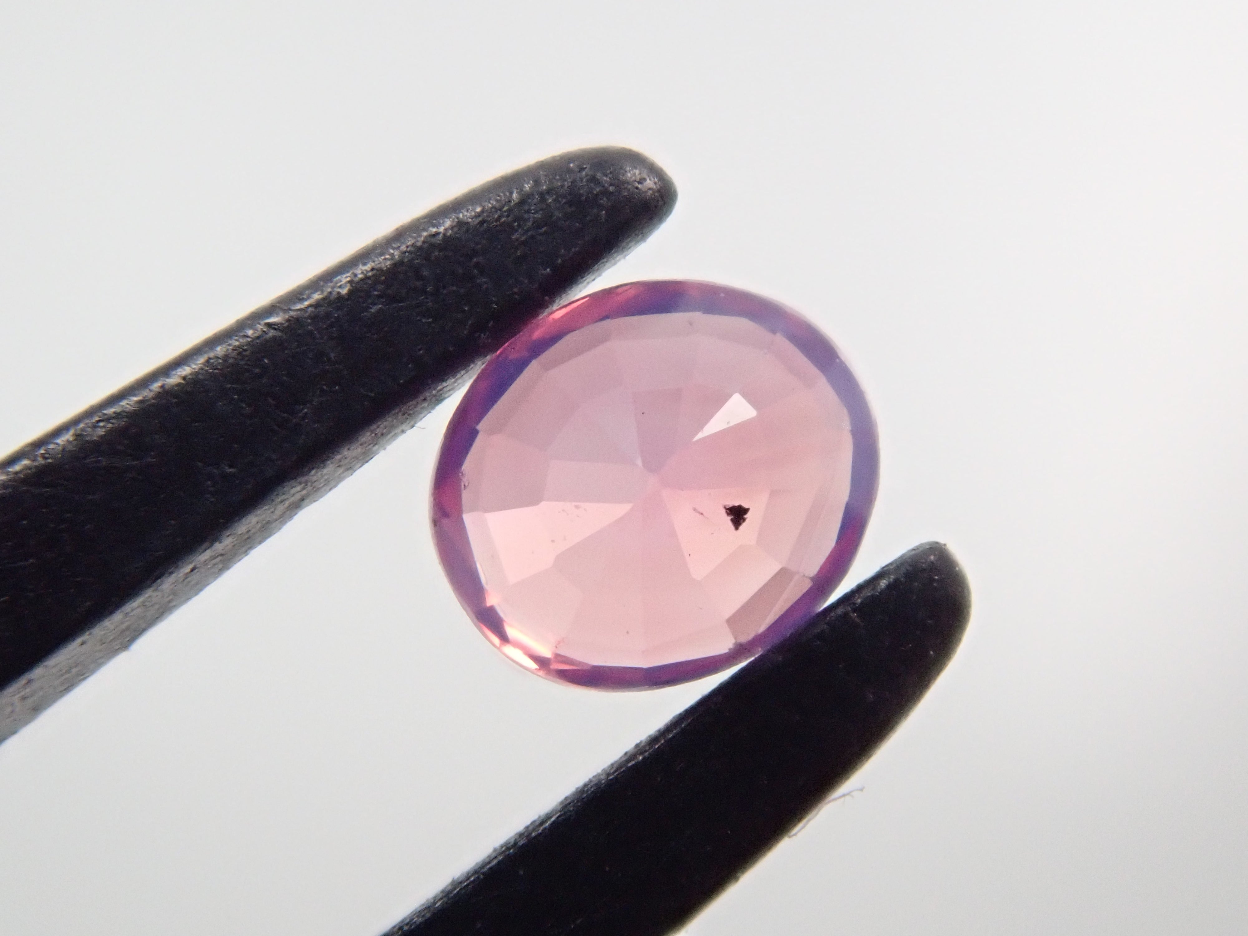 ベトナム産非加熱シルキーピンクサファイア 0.175ctルース
