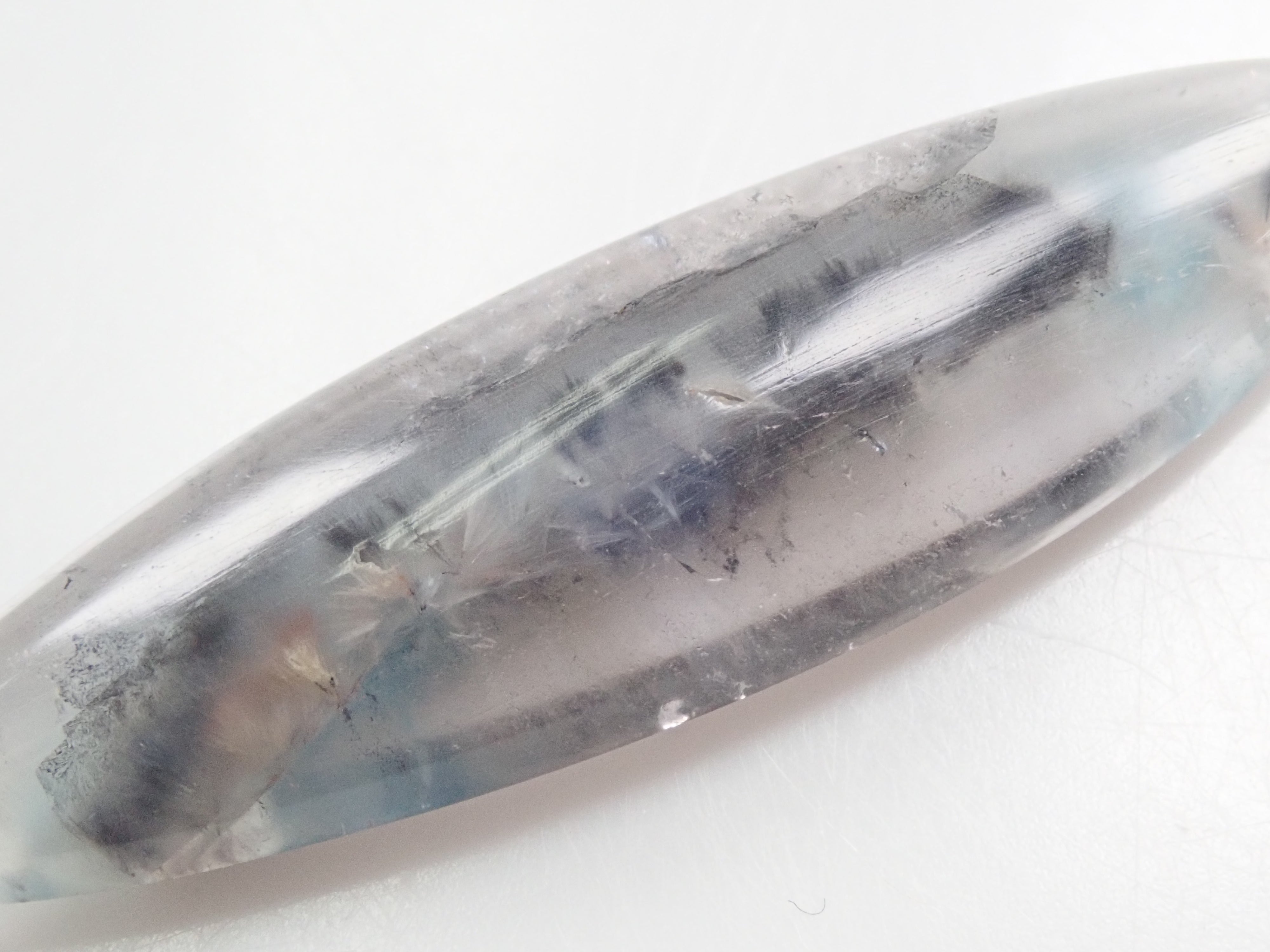 ブラジル産メデューサクォーツ(パライバクォーツ) 10.298ctルース