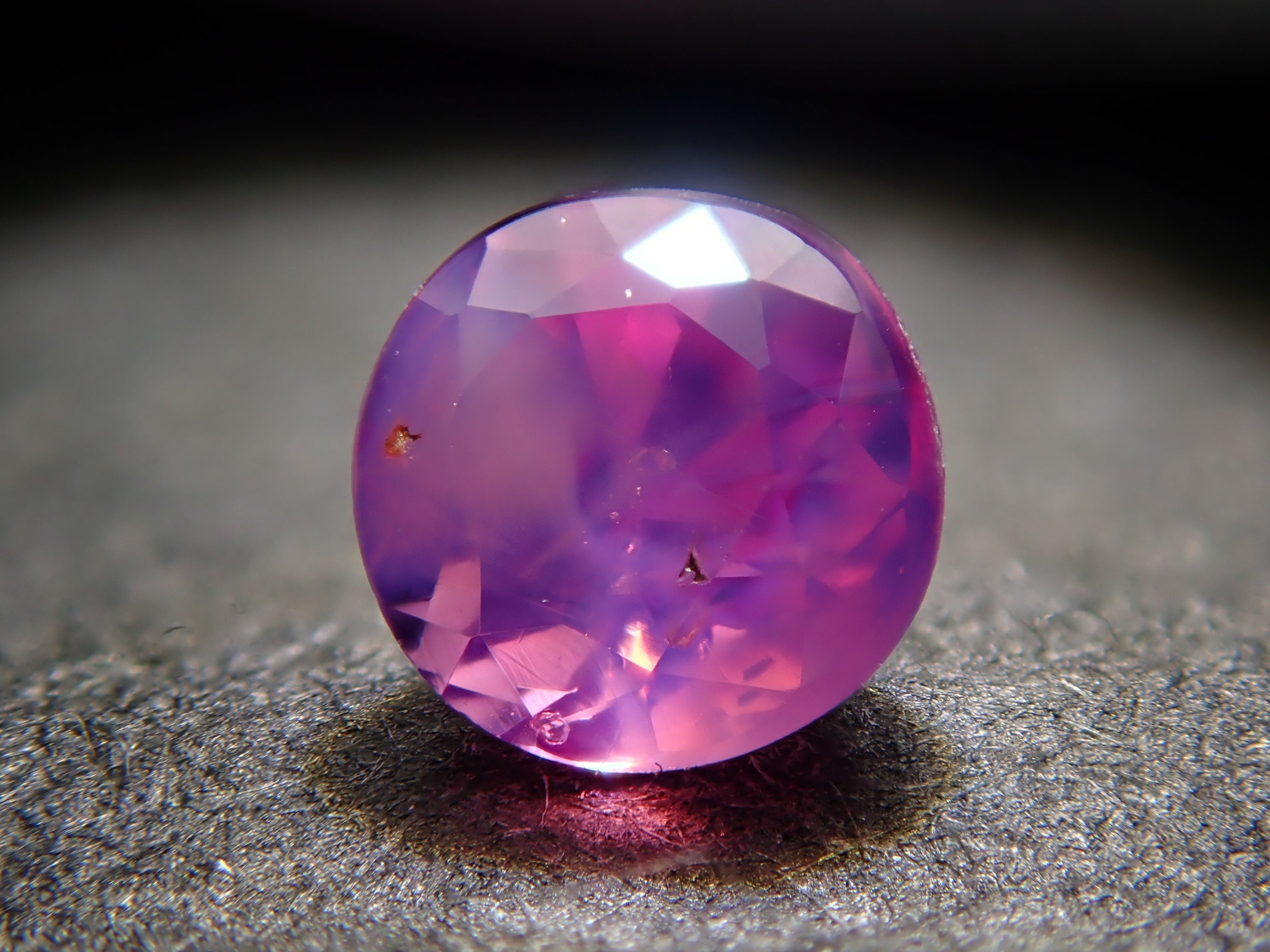 ベトナム産非加熱シルキーピンクサファイア 0.202ctルース