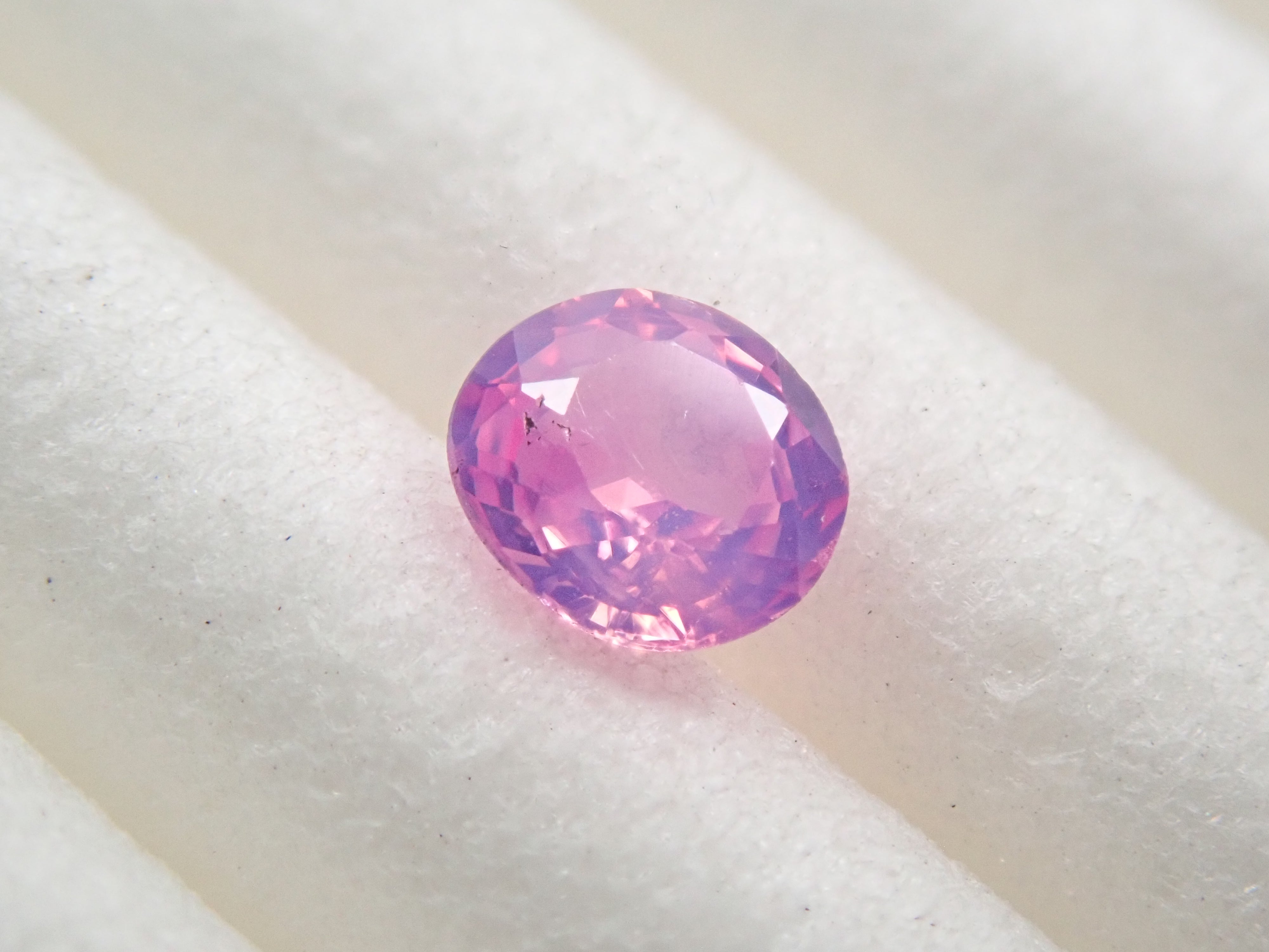 【12546496掲載】ベトナム産非加熱シルキーピンクサファイア 0.161ctルース