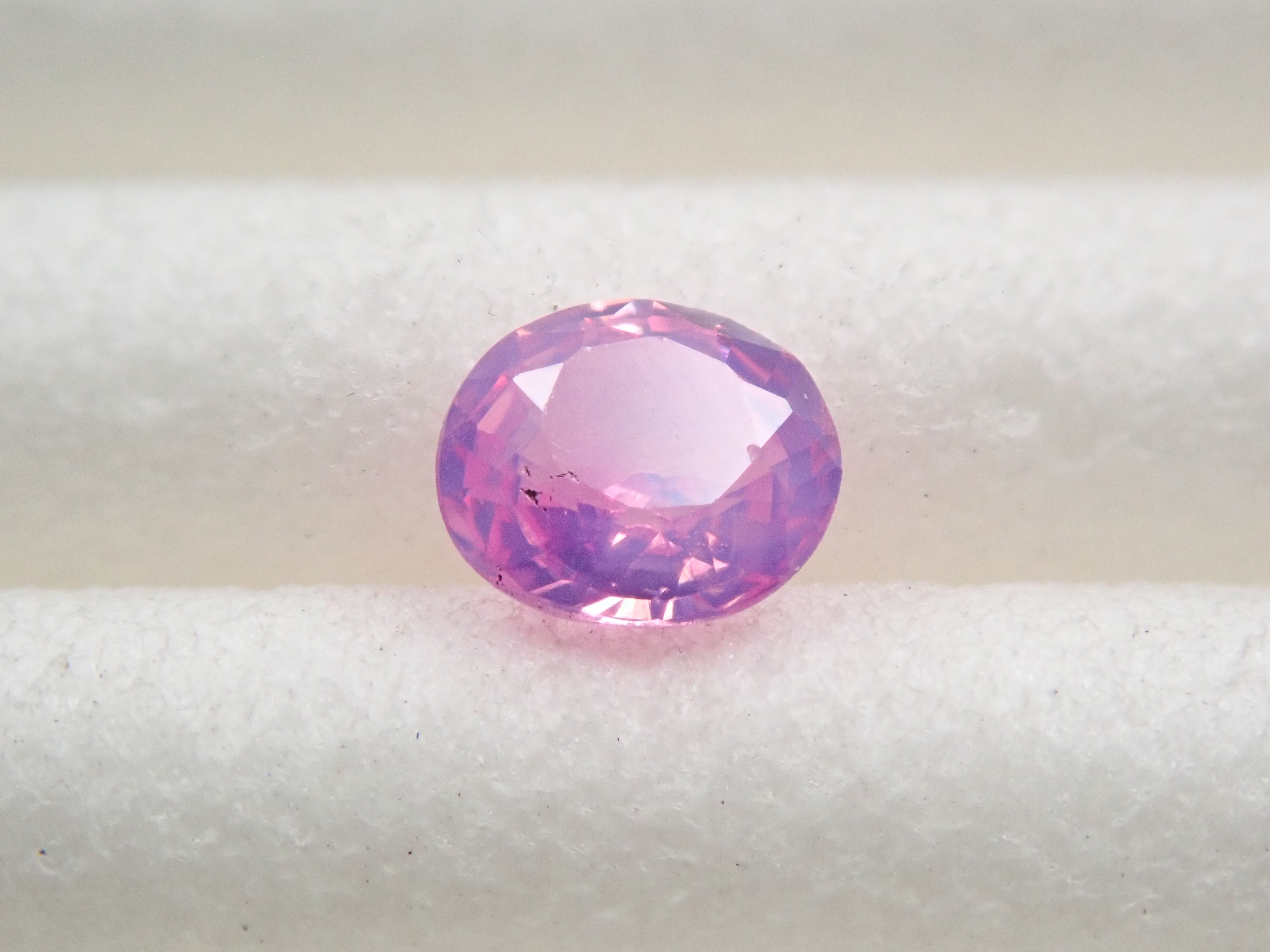 【12546496掲載】ベトナム産非加熱シルキーピンクサファイア 0.161ctルース