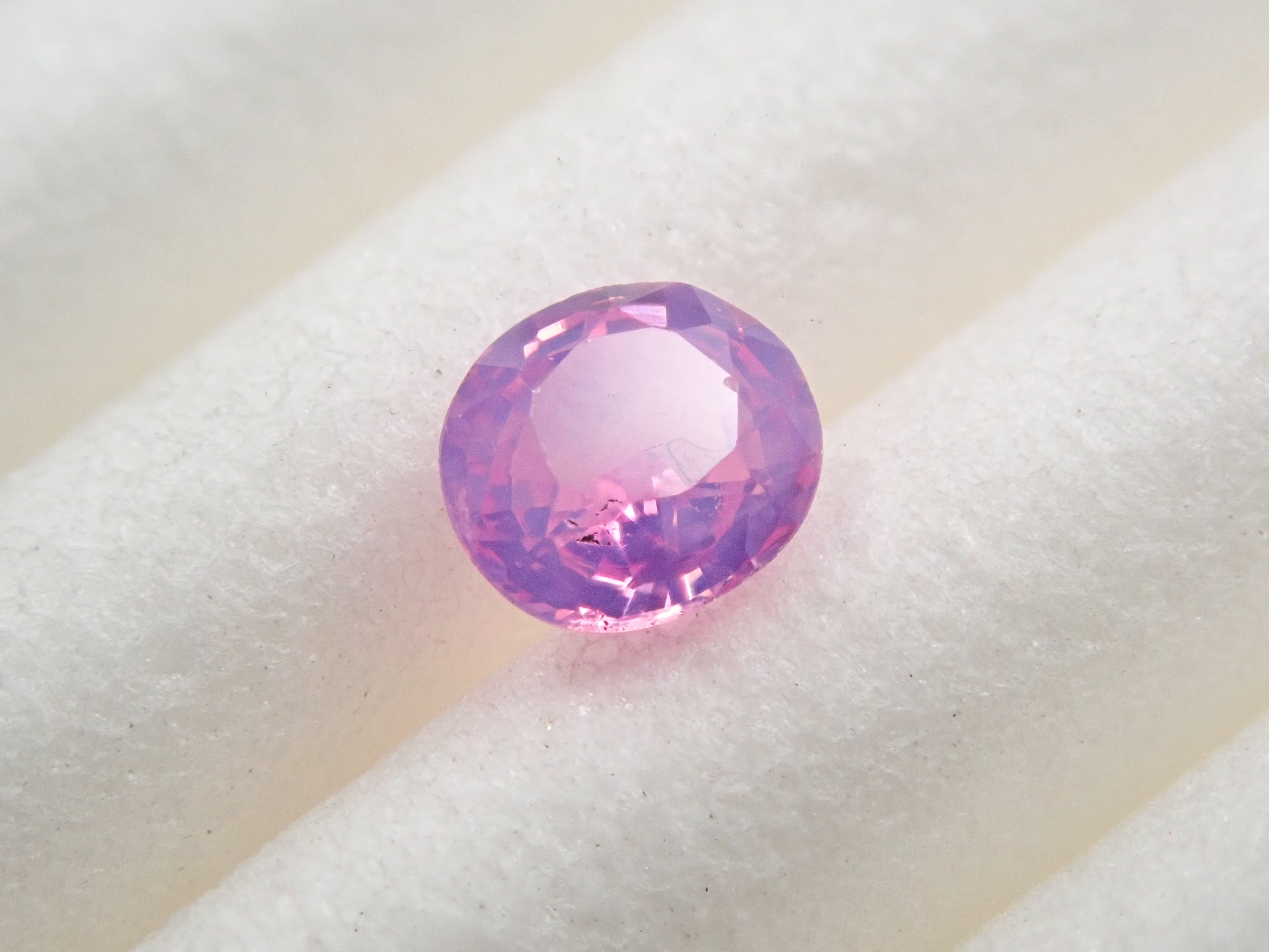 【12546496掲載】ベトナム産非加熱シルキーピンクサファイア 0.161ctルース
