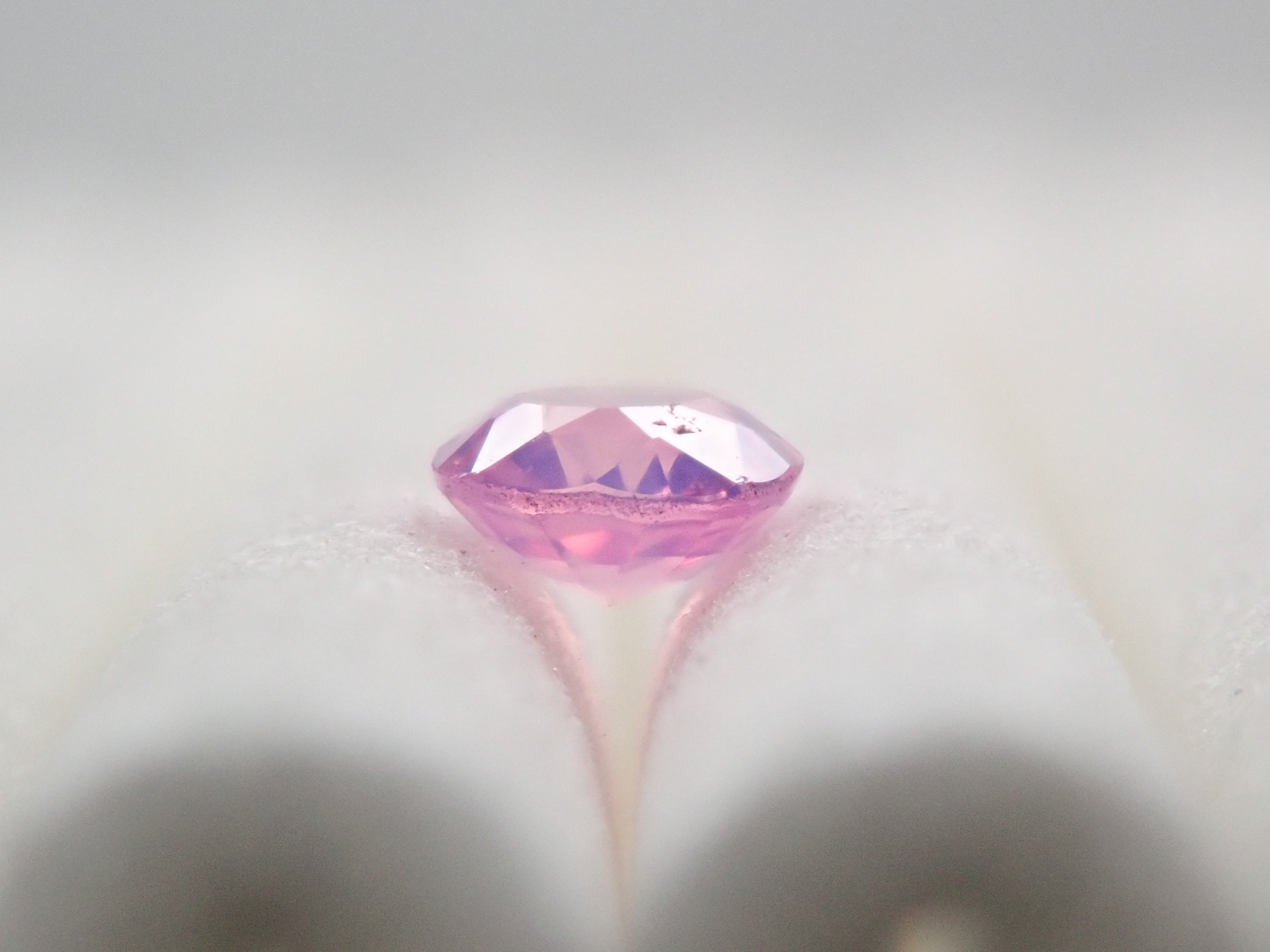 【12546496掲載】ベトナム産非加熱シルキーピンクサファイア 0.161ctルース