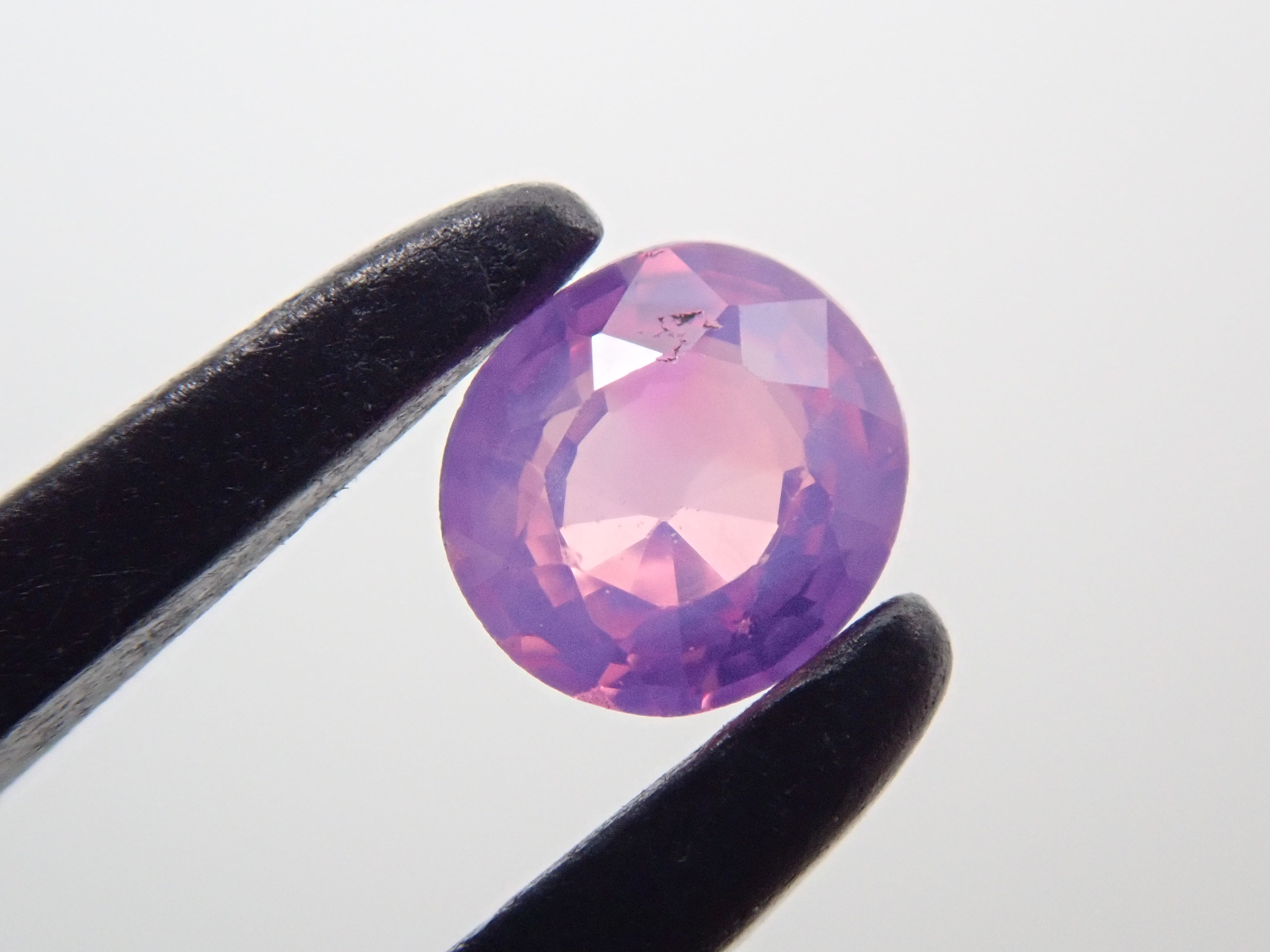 【12546496掲載】ベトナム産非加熱シルキーピンクサファイア 0.161ctルース