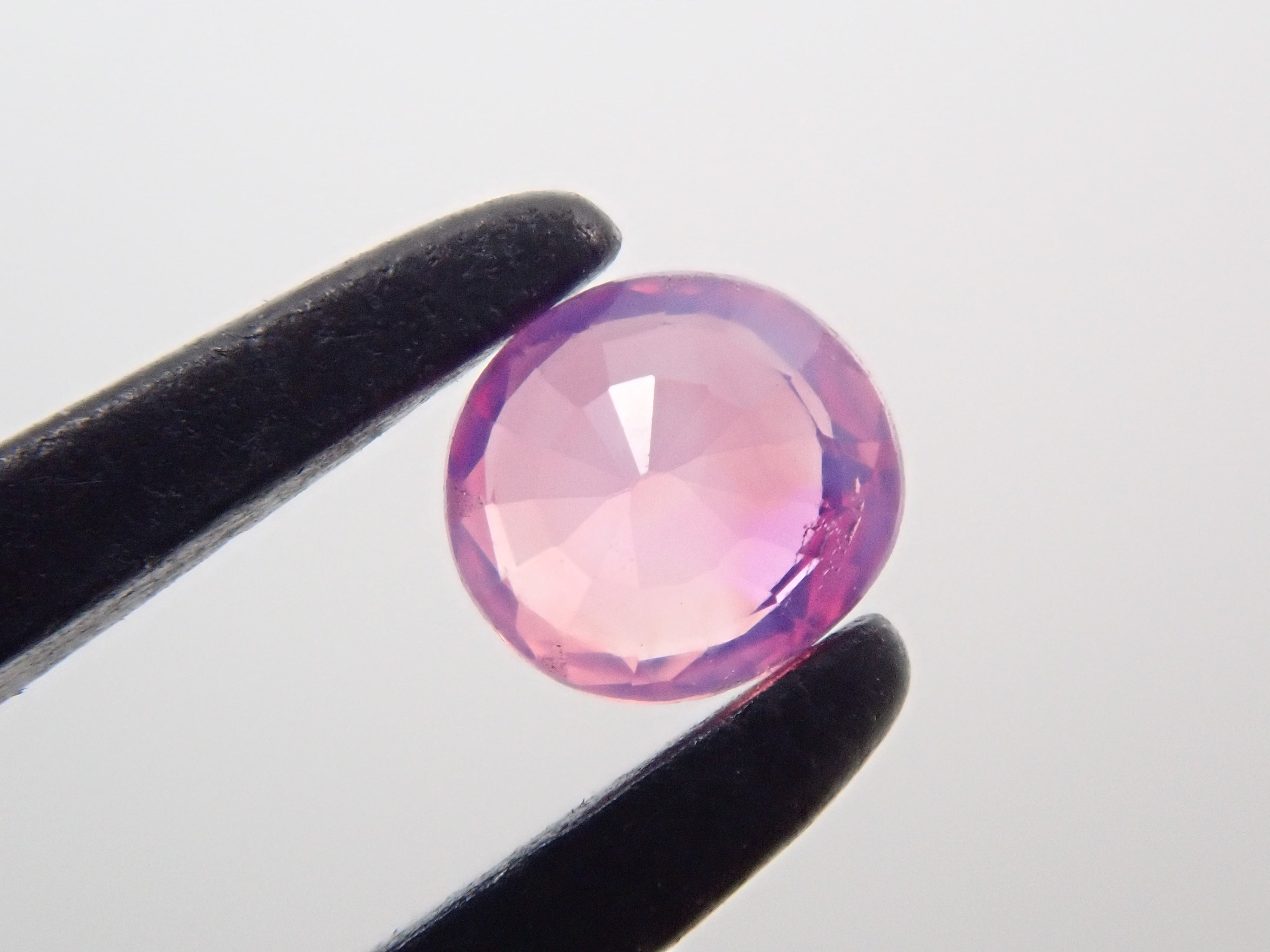 【12546496掲載】ベトナム産非加熱シルキーピンクサファイア 0.161ctルース