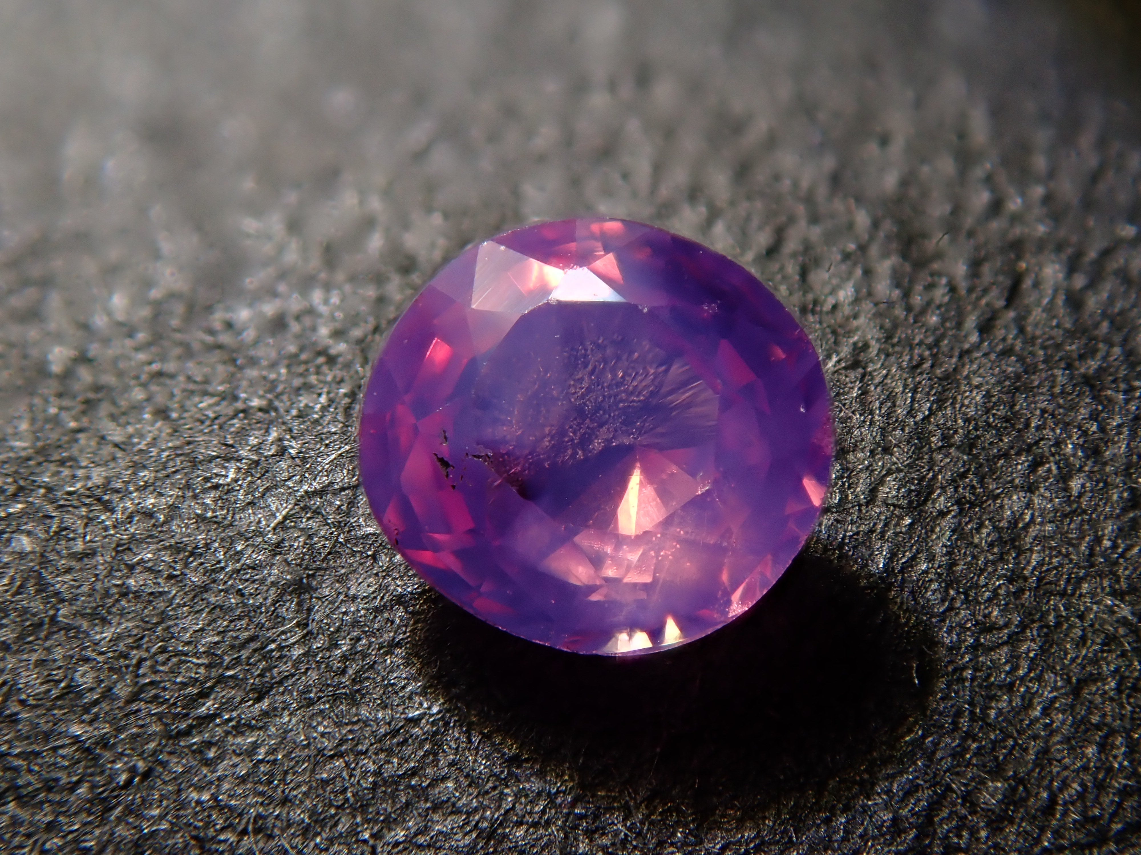 【12546496掲載】ベトナム産非加熱シルキーピンクサファイア 0.161ctルース