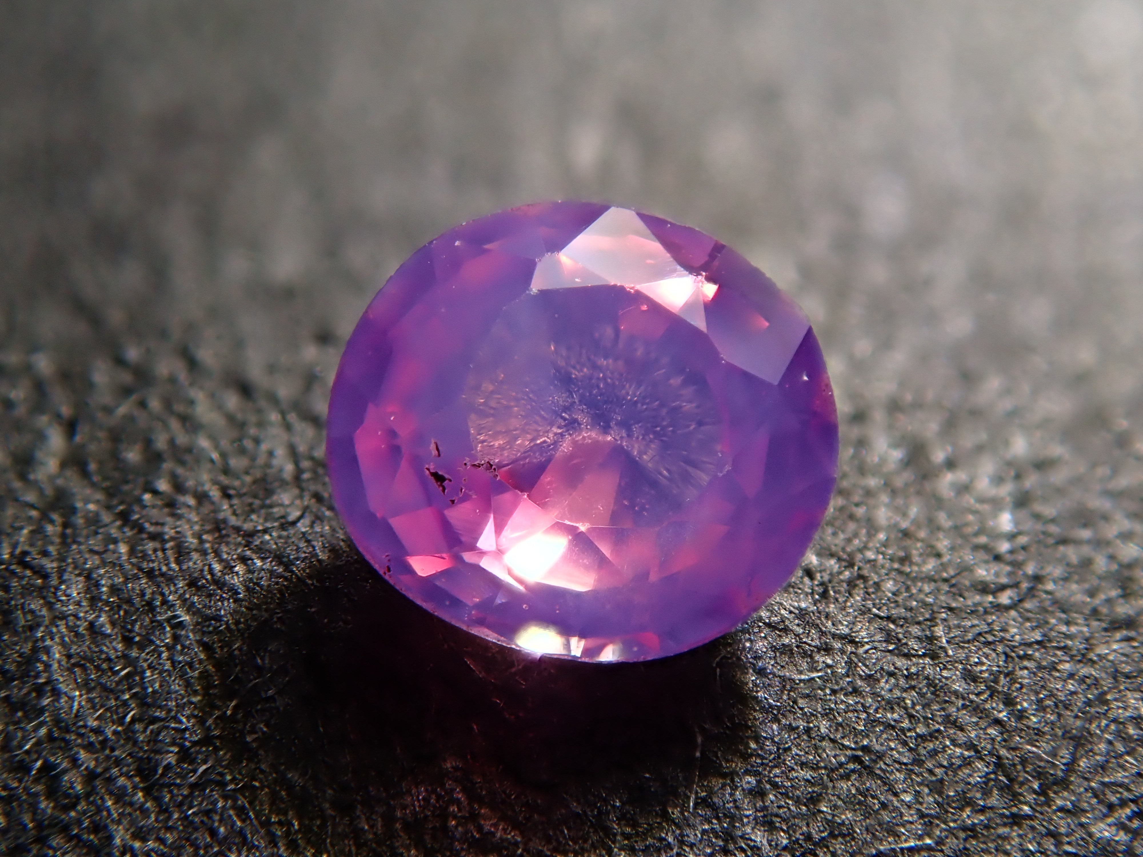 【12546496掲載】ベトナム産非加熱シルキーピンクサファイア 0.161ctルース