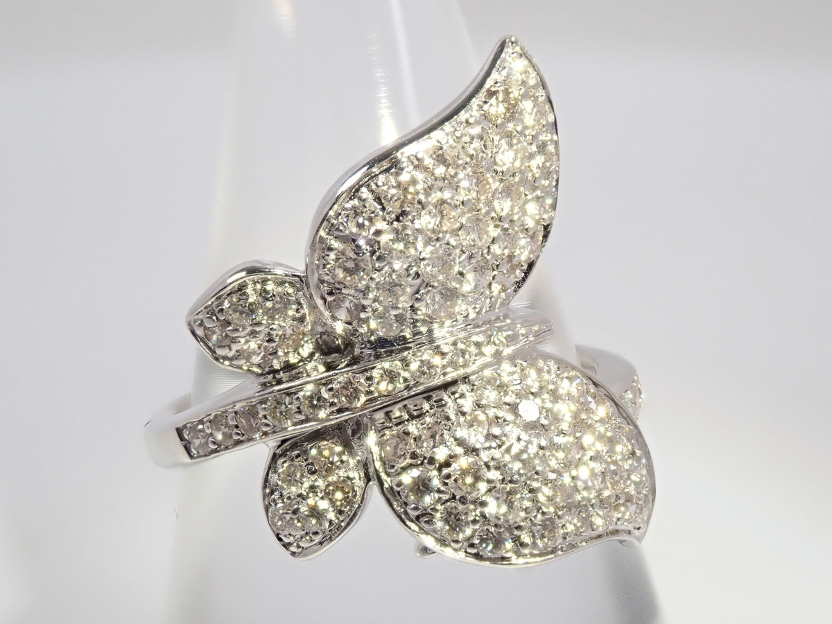 【10/26 22時販売】【カラフリ】K18WG ダイヤモンド 0.88ct 蝶モチーフ リング