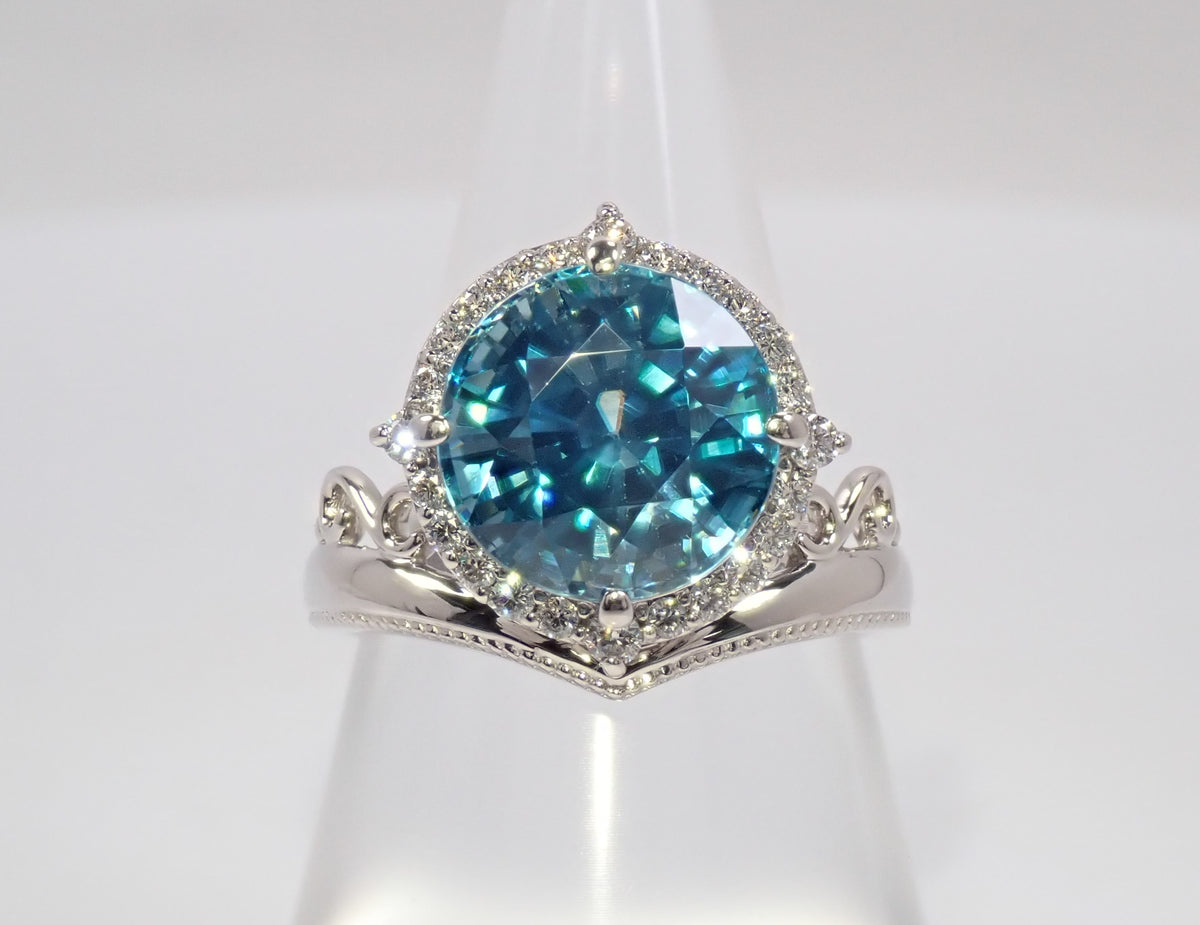 【10/28 22時販売】【カラフリ】Pt900 ブルージルコン(ラタナキリブルー) 7.7ct ダイヤモンド0.27ctリング鑑別書