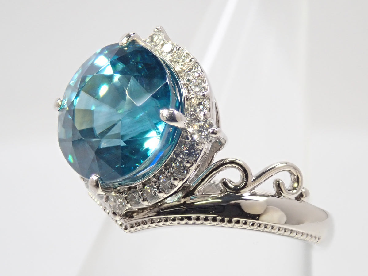 【10/28 22時販売】【カラフリ】Pt900 ブルージルコン(ラタナキリブルー) 7.7ct ダイヤモンド0.27ctリング鑑別書