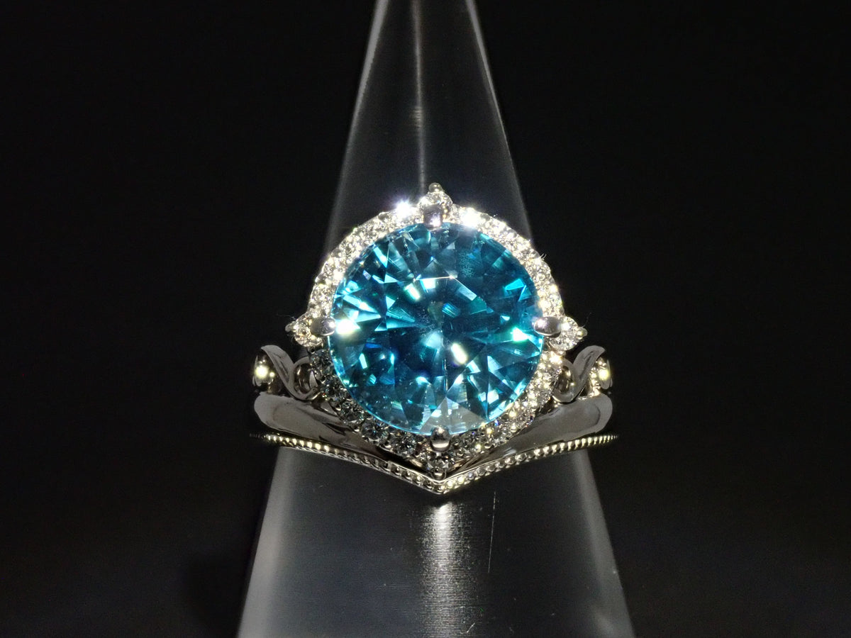 【10/28 22時販売】【カラフリ】Pt900 ブルージルコン(ラタナキリブルー) 7.7ct ダイヤモンド0.27ctリング鑑別書