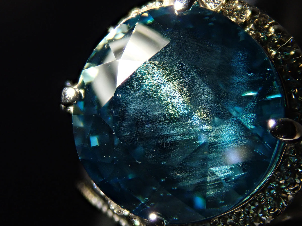 【10/28 22時販売】【カラフリ】Pt900 ブルージルコン(ラタナキリブルー) 7.7ct ダイヤモンド0.27ctリング鑑別書