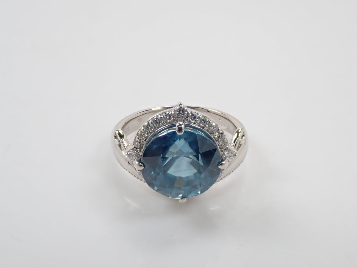 【10/28 22時販売】【カラフリ】Pt900 ブルージルコン(ラタナキリブルー) 7.7ct ダイヤモンド0.27ctリング鑑別書