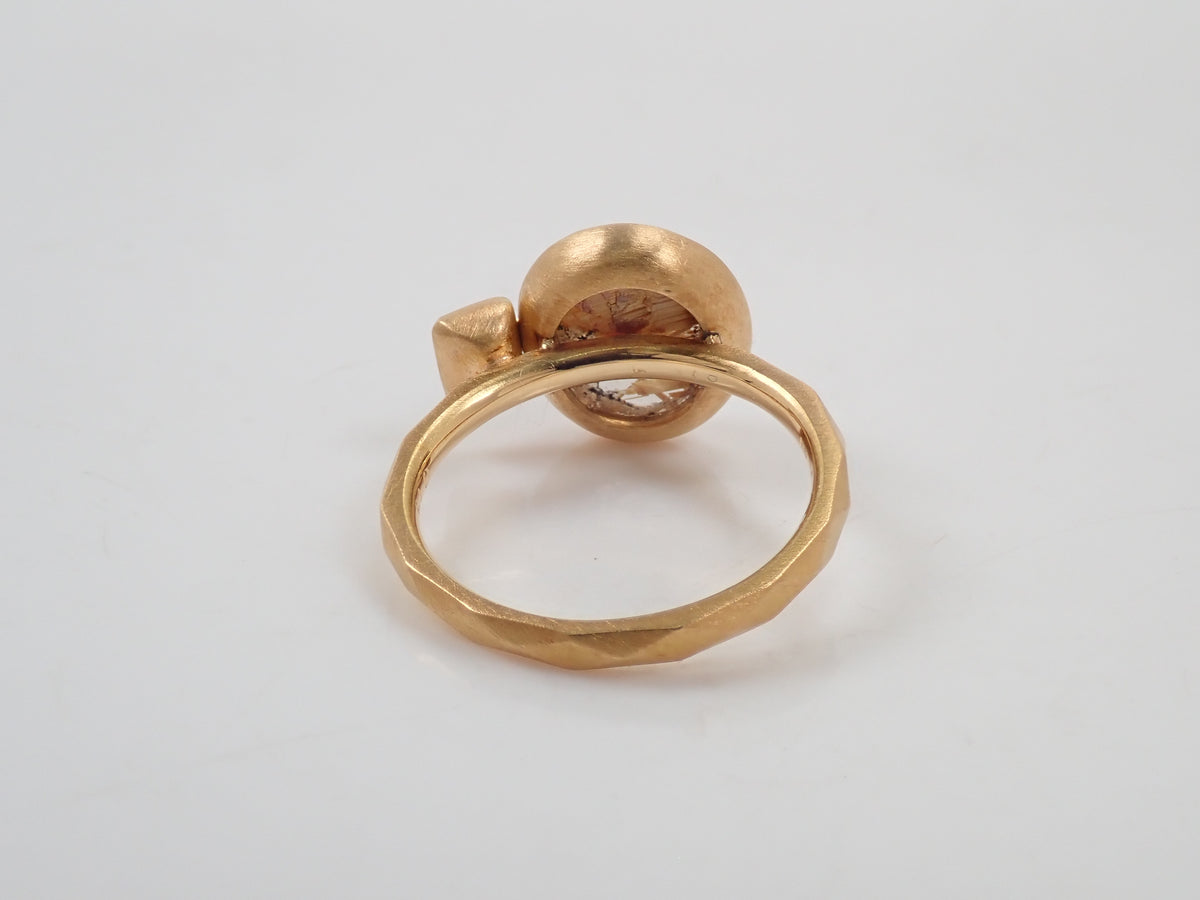 【10/28 22時販売】【カラフリ】K18 ルチルクォーツ(ルチルレイテッドクォーツ)4.48ct エメラルド0.19ct リング 鑑別書