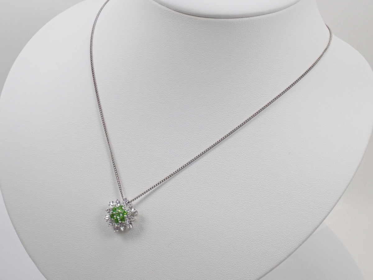 【10/31(土)AM10時〆:抽選販売10】K18WG ロシア産デマントイドガーネット 0.7ct ダイヤモンド0.40ctペンダントトップ(ネックレストップ)鑑別書