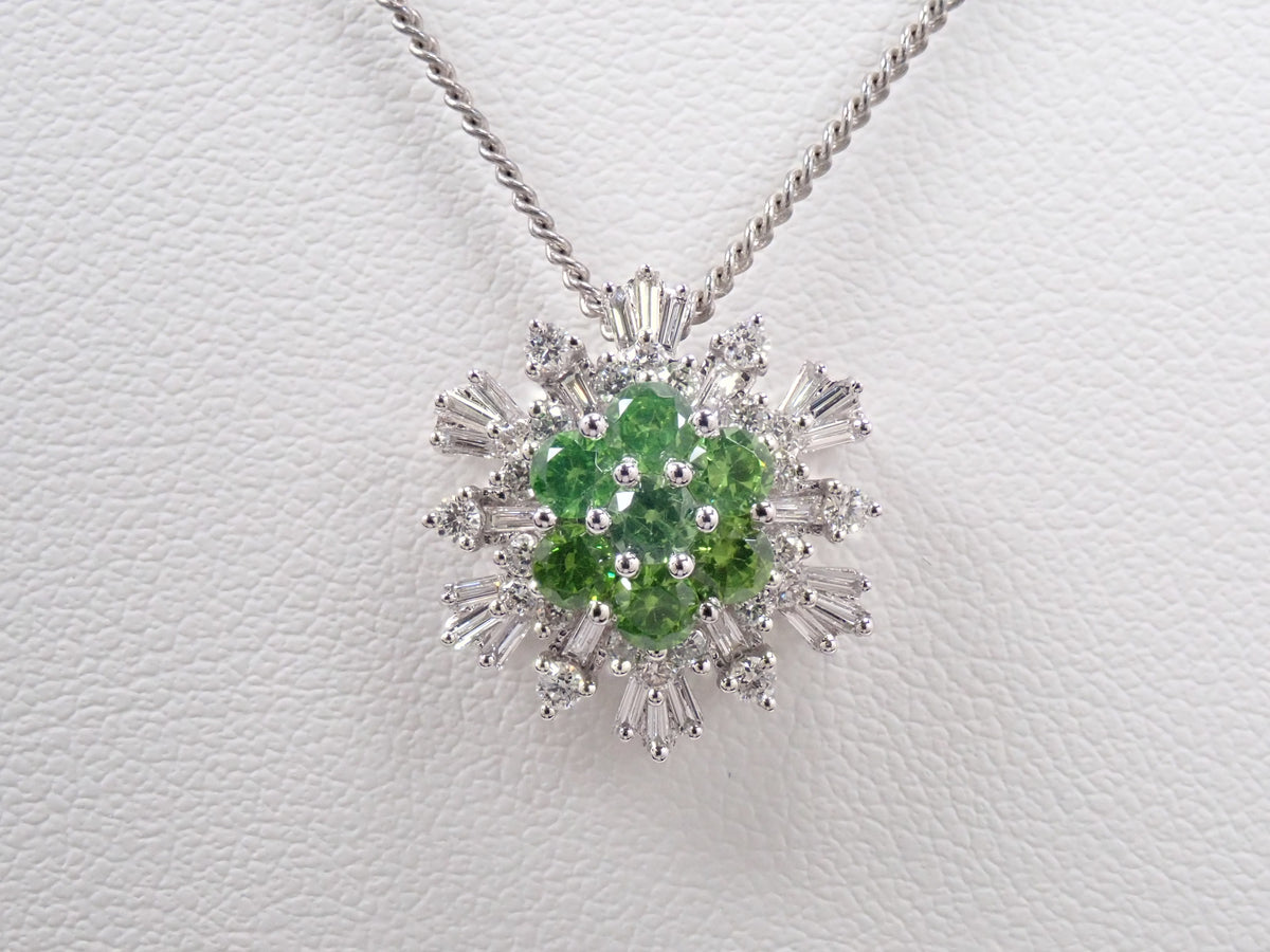【10/31(土)AM10時〆:抽選販売10】K18WG ロシア産デマントイドガーネット 0.7ct ダイヤモンド0.40ctペンダントトップ(ネックレストップ)鑑別書