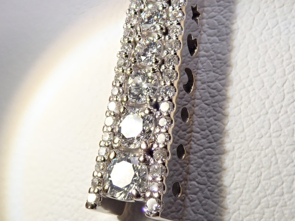 【10/26 22時販売】【カラフリ】K18WG ダイヤモンド 0.60ct 縦ライン ペンダント(ネックレス)