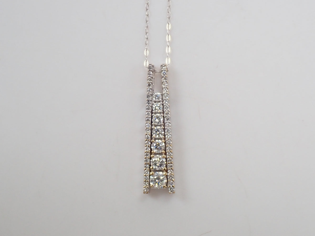 【10/26 22時販売】【カラフリ】K18WG ダイヤモンド 0.60ct 縦ライン ペンダント(ネックレス)