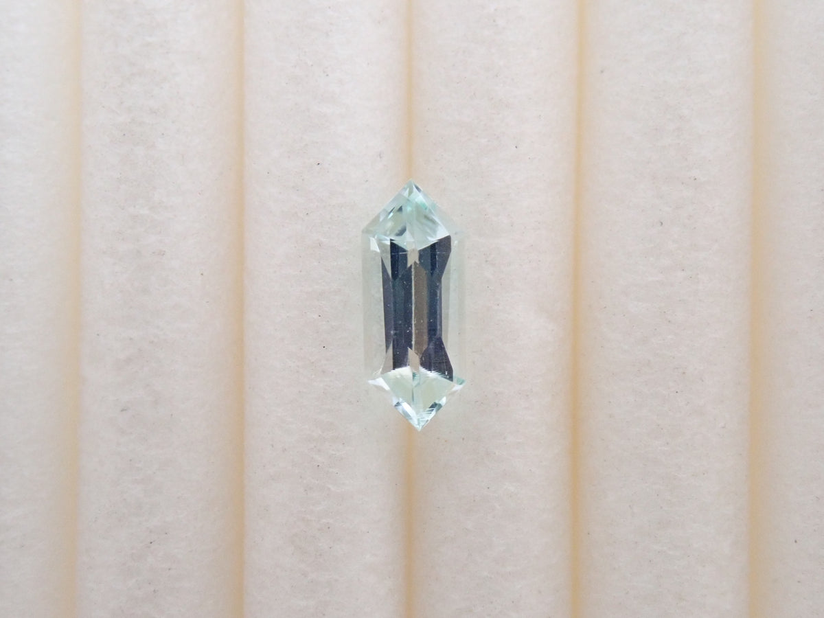 【10/27 22時販売】ナイジェリア産グリーンベリル 0.213ctルース
