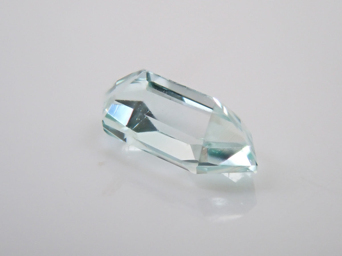 【10/27 22時販売】ナイジェリア産グリーンベリル 0.213ctルース