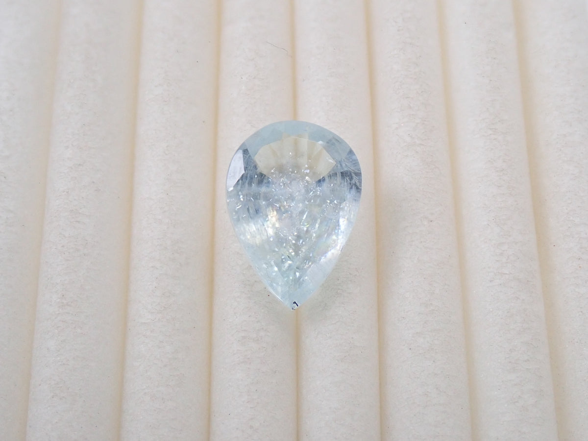 【10/27 22時販売】ブラジル産レインボーアクアマリン(イリデッセンスアクアマリン) 1.423ctルース