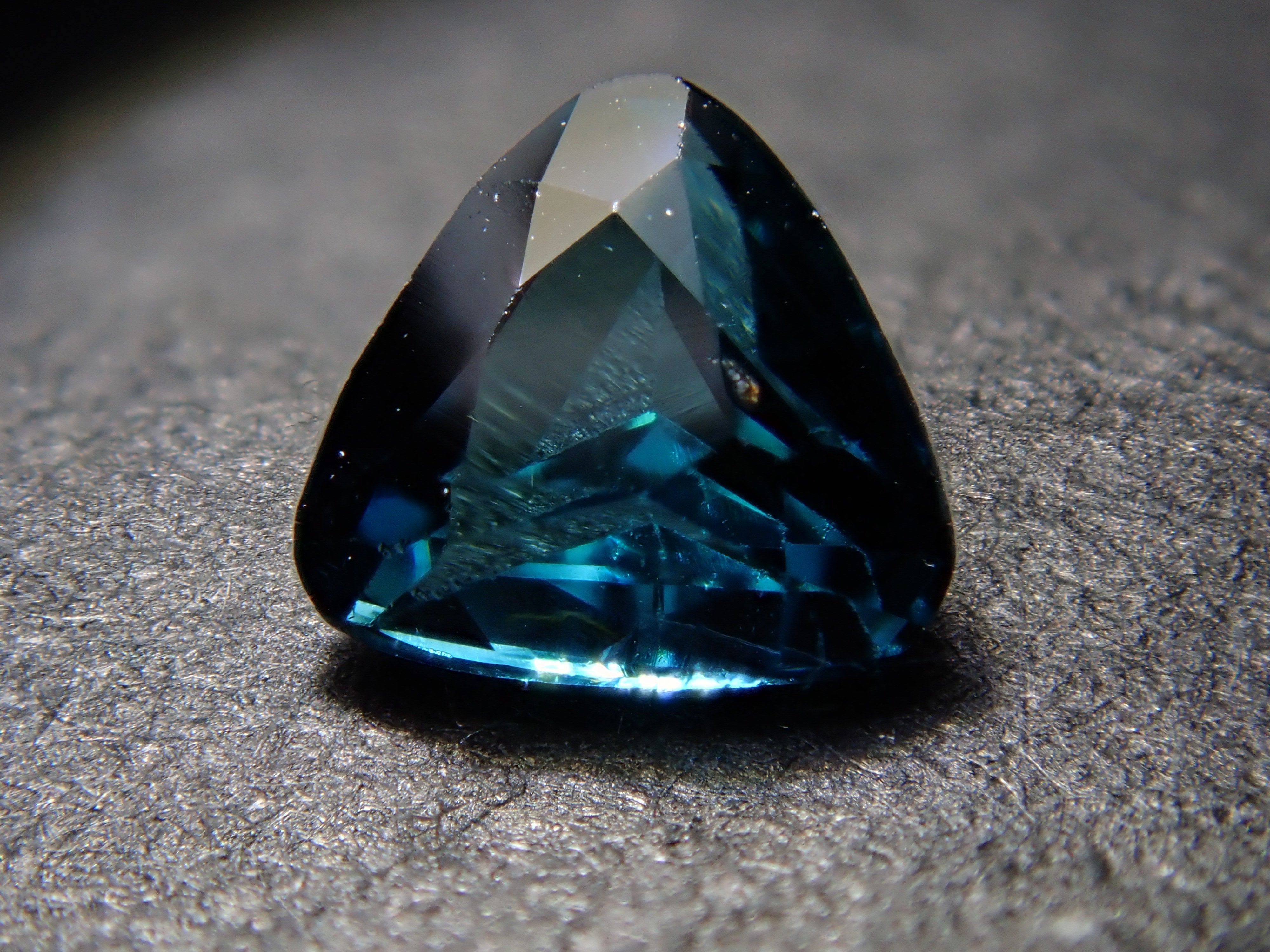 【10/29 22時販売】ブラジル産インディゴライトトルマリン 0.222ctルース 鑑別書