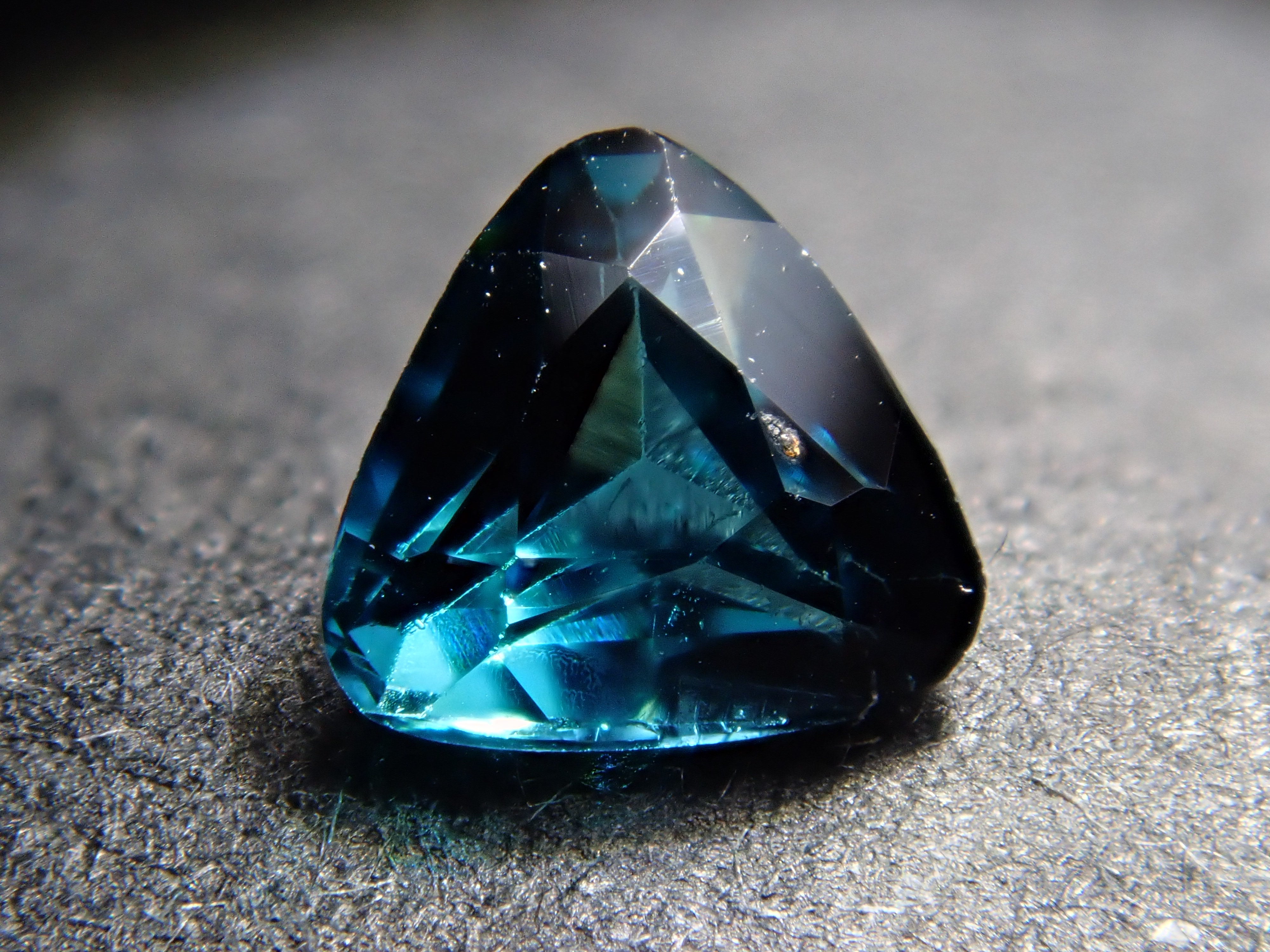 【10/29 22時販売】ブラジル産インディゴライトトルマリン 0.222ctルース 鑑別書