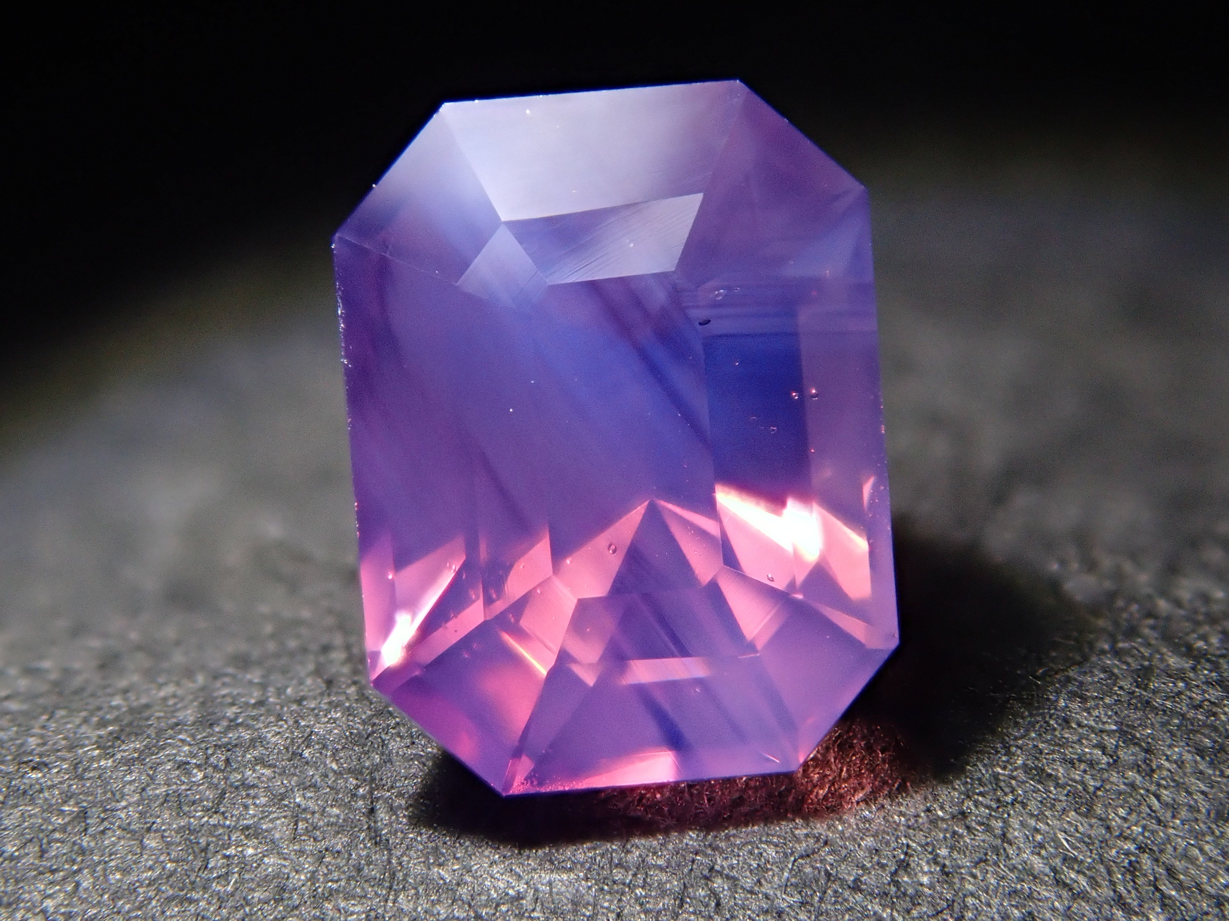 【11/10 22時販売】マダガスカル産シルキーピンクサファイア 1.050ctルース GIT