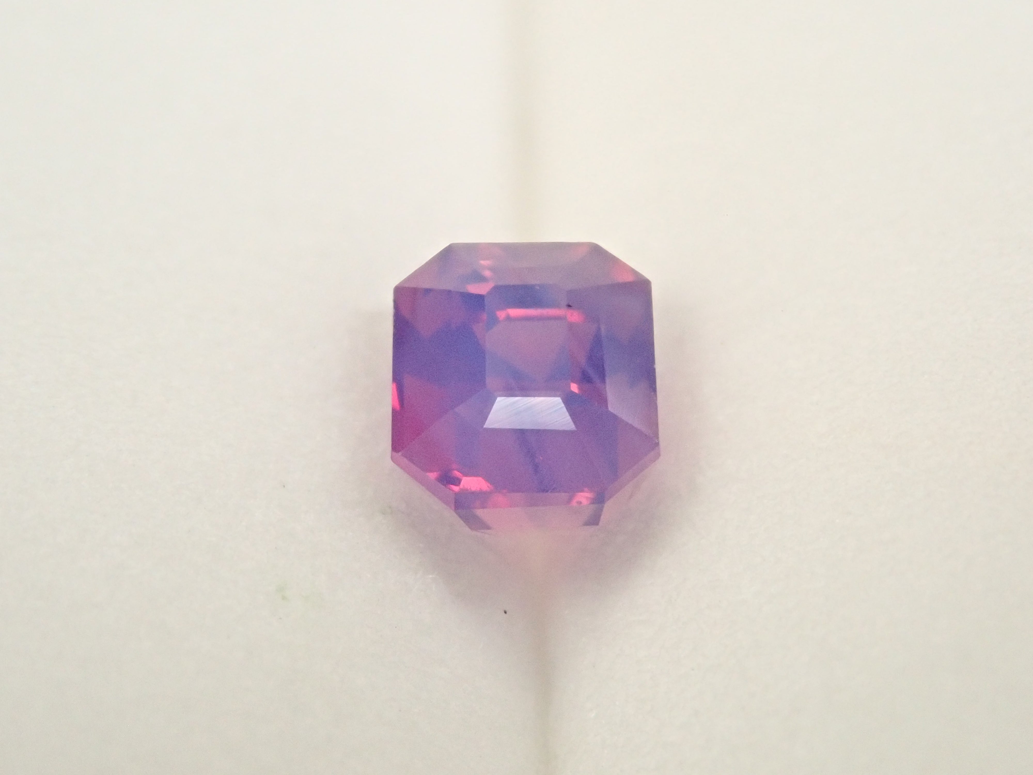 【抽選販売:10/31(金)10時am〆】マダガスカル産シルキーピンクサファイア 1.050ctルース GIT