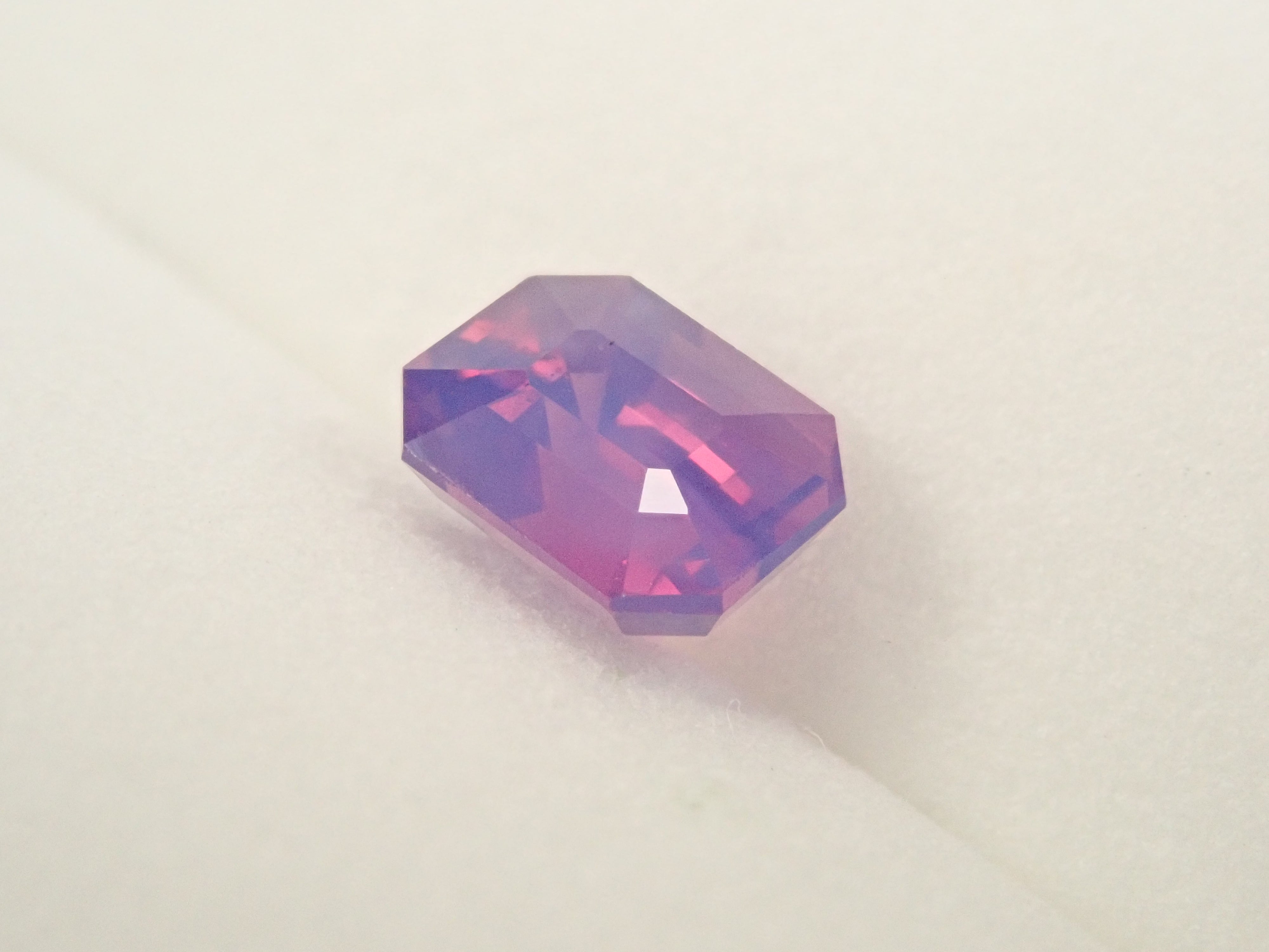 【抽選販売:10/31(金)10時am〆】マダガスカル産シルキーピンクサファイア 1.050ctルース GIT